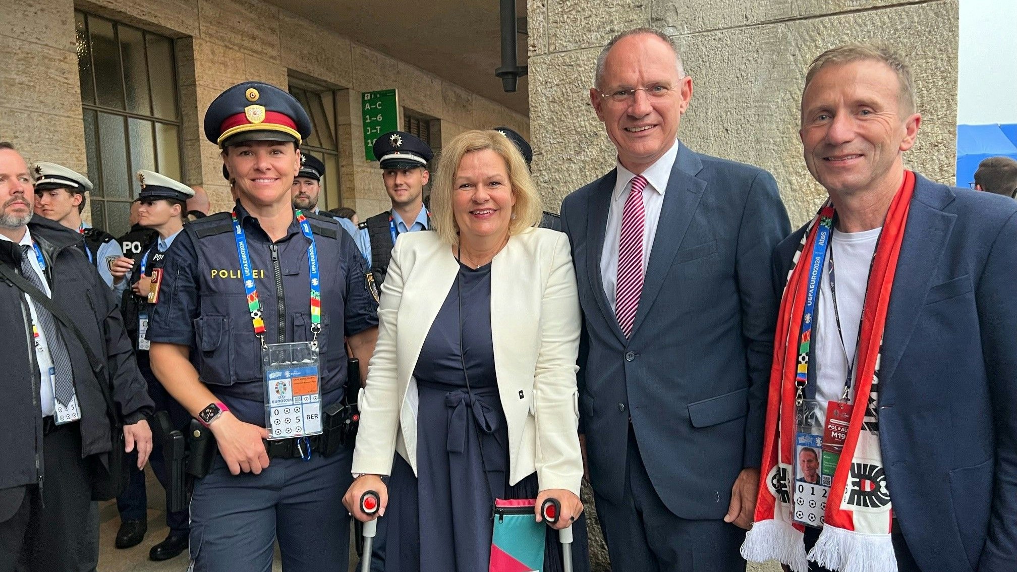Innenminister Gerhard Karner (ÖVP) bedankte sich am Freitag in Berlin für den Einsatz der Polizisten in Deutschland.