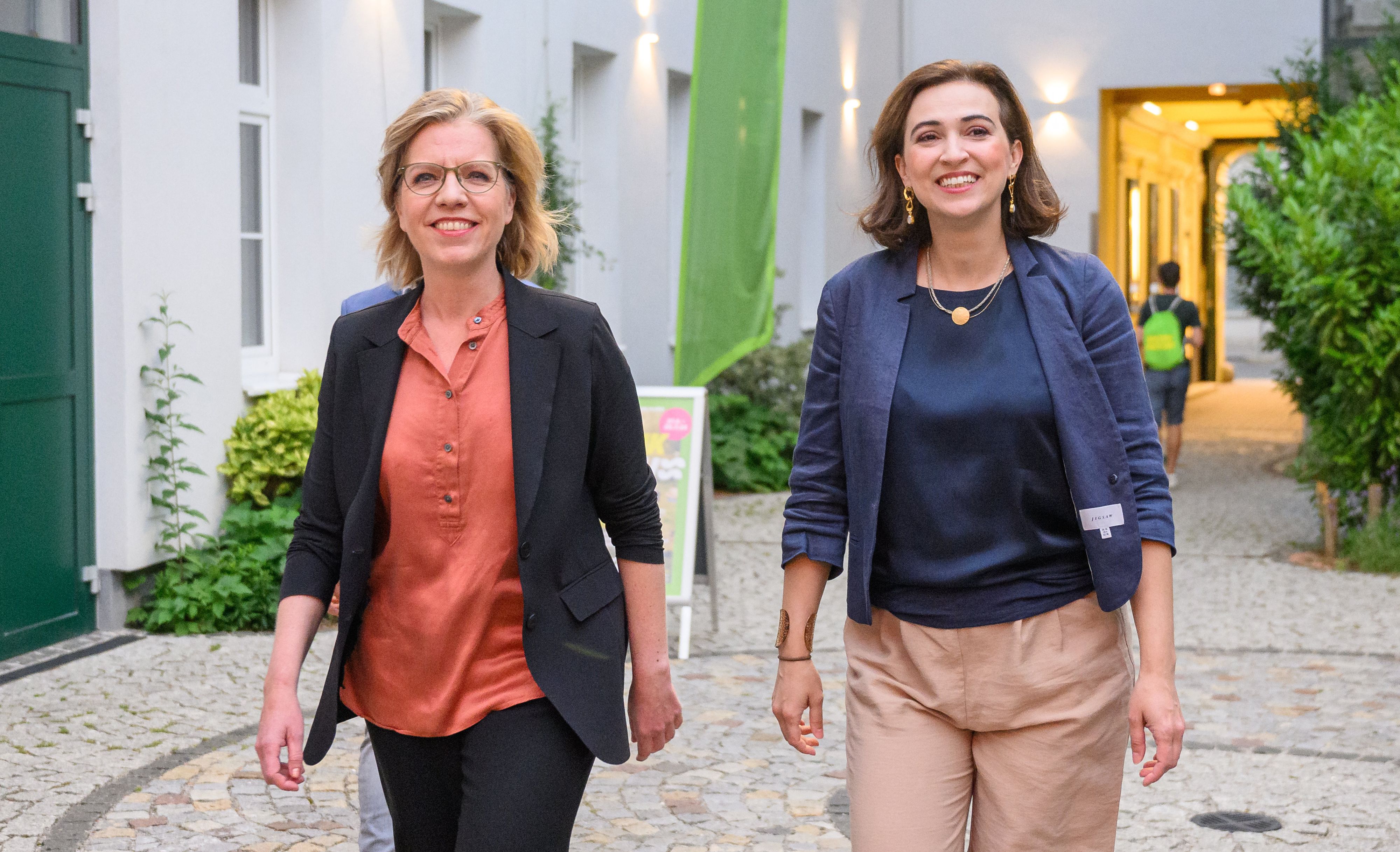 Hass ausgesetzt: Klimaschutzministerin Leonore Gewessler und Justizministerin Alma Zadić.