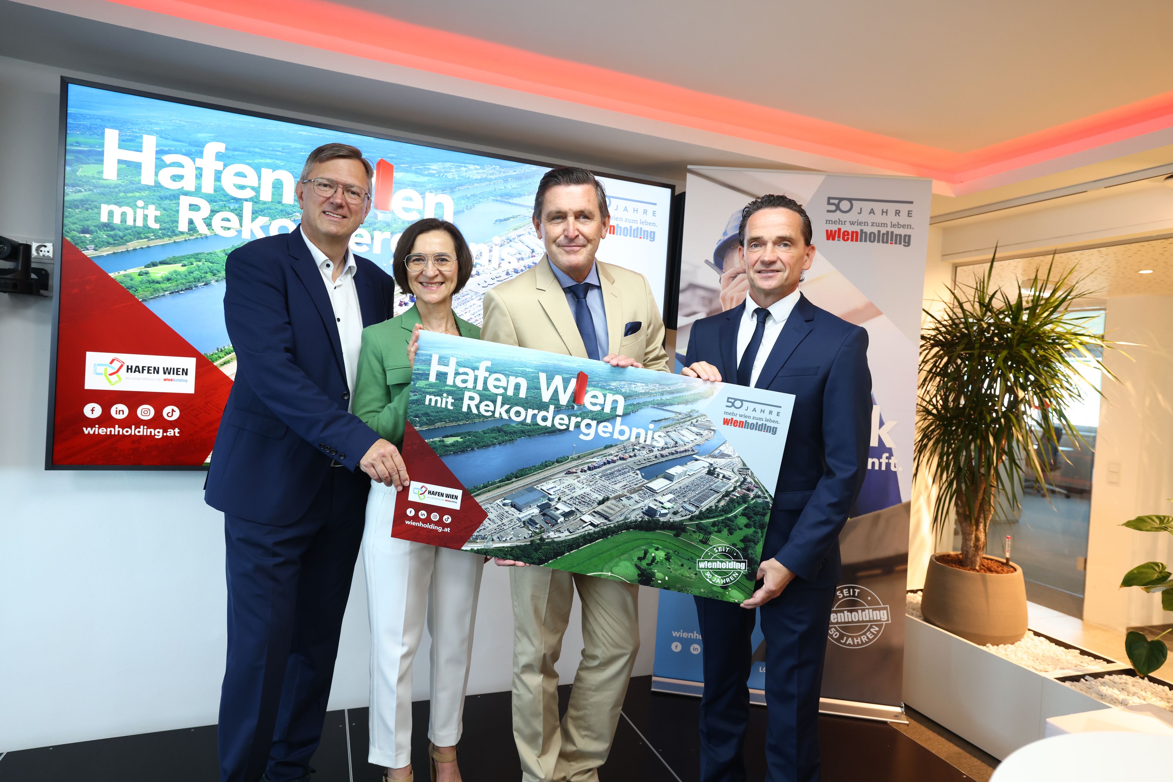 v.l.n.r.: Fritz Lehr, Doris Pulker-Rohrhofer, Peter Hanke, Kurt Gollowitzer