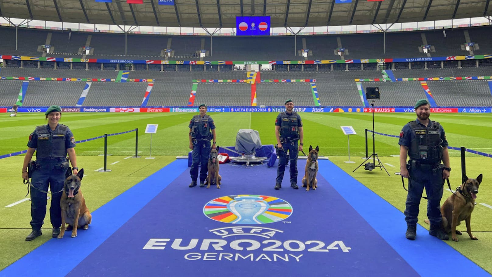 Wiener Polizeihunde beschützen ÖFB-Team in Berlin
