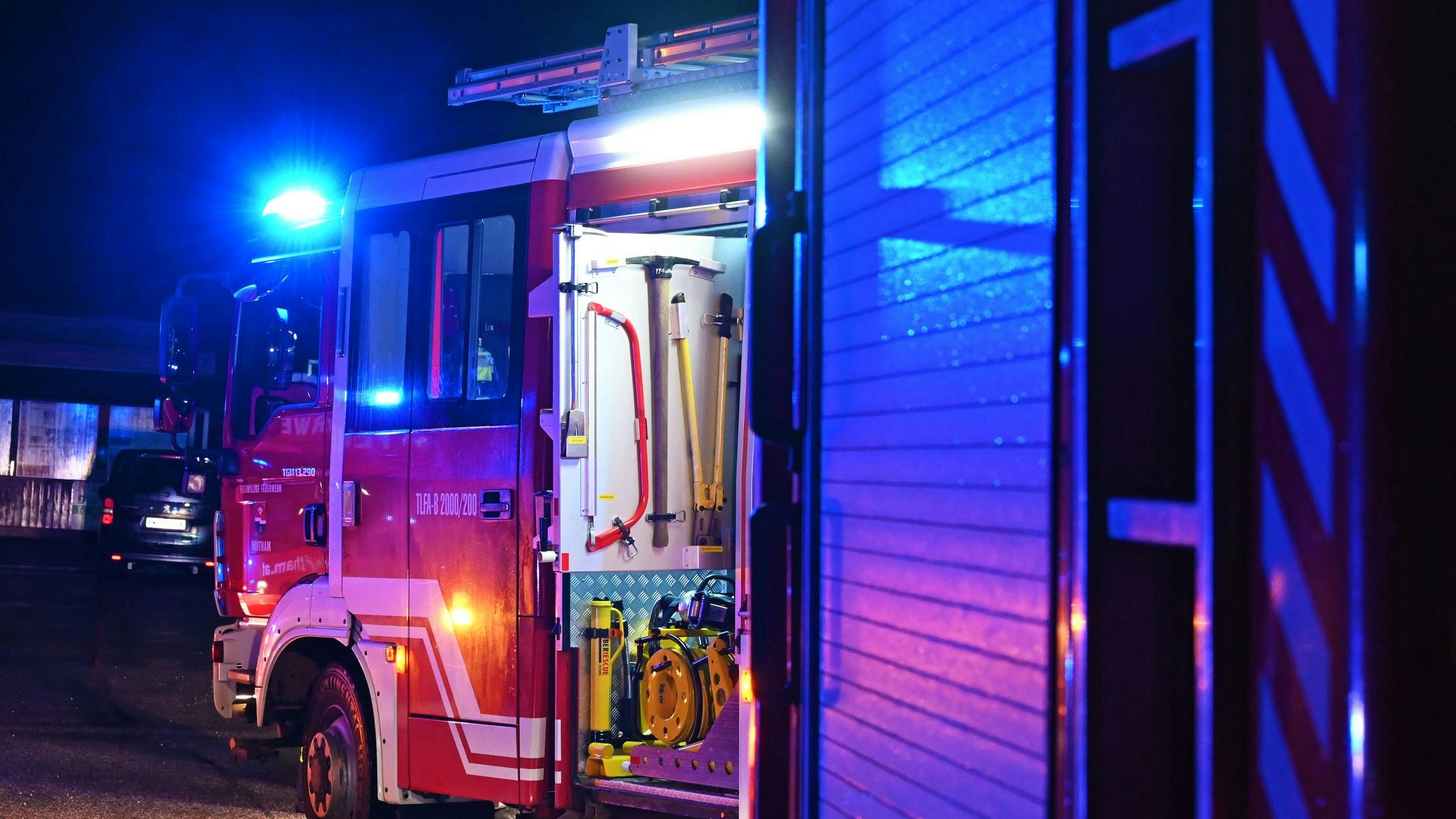 Heute.at - Tödlicher Unfall – 26-Jähriger raste ungebremst in Baum