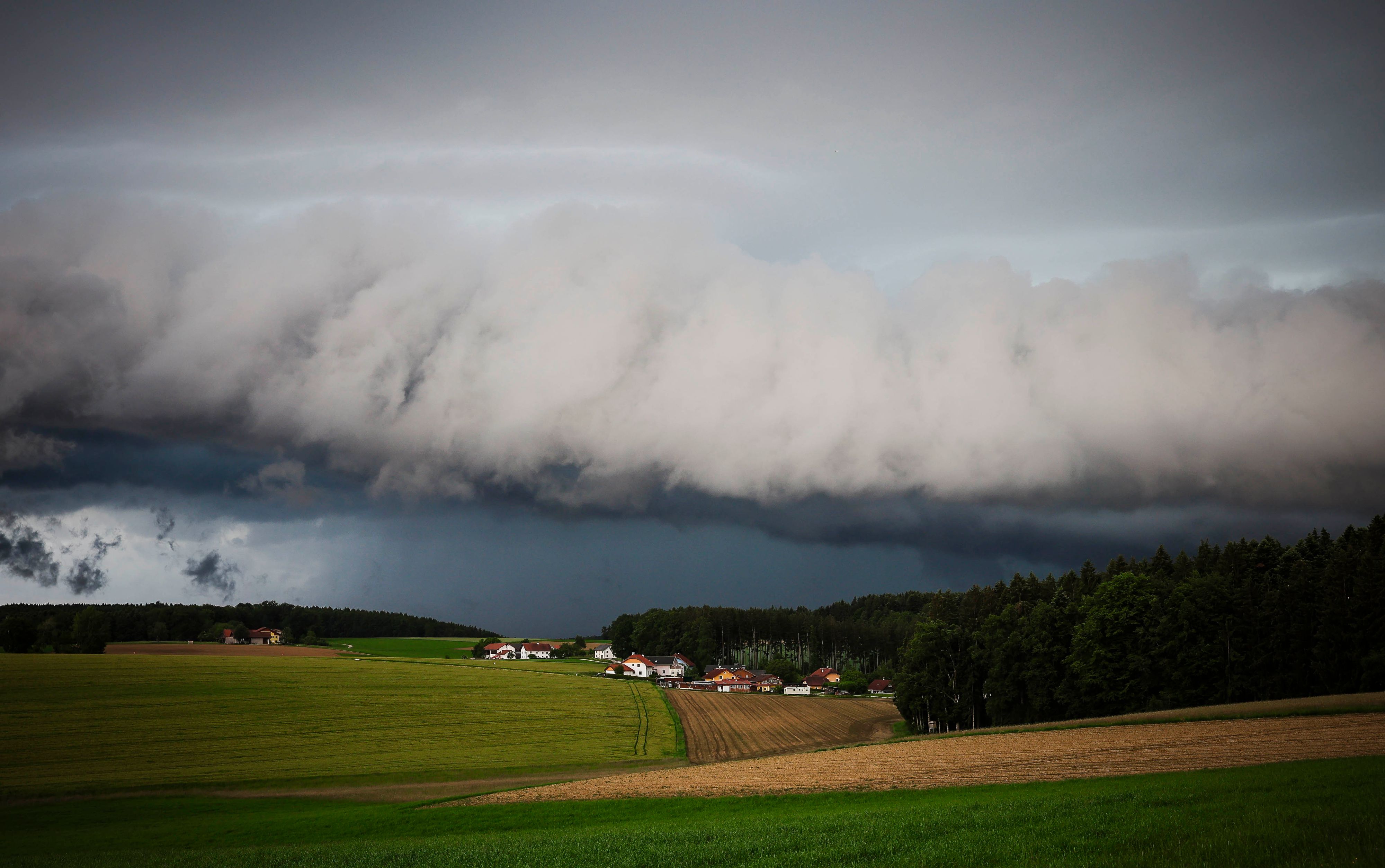 Neue Regenschauer ziehen auf. Symbolbild.