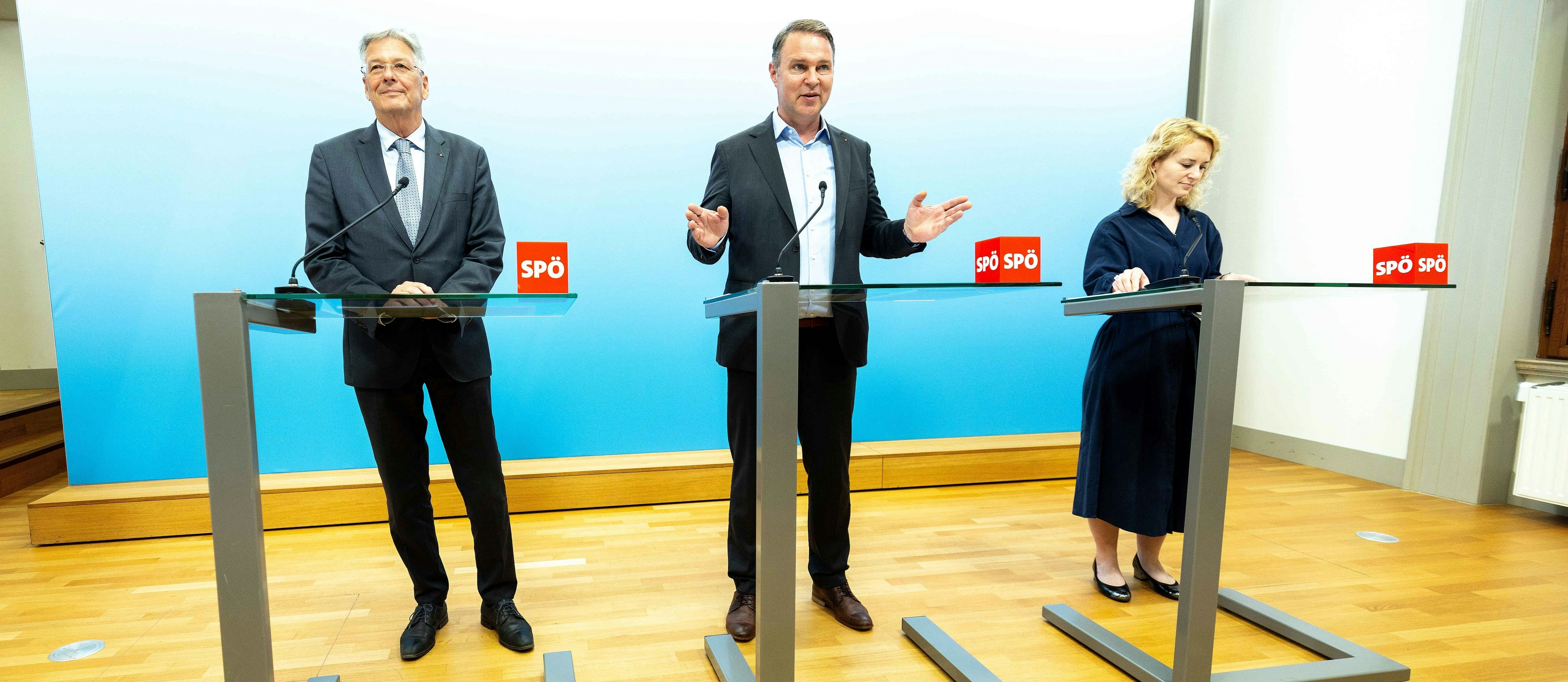 SPÖ renaturierte ihr Asylpapier: Kärntens Landeshauptmann Peter Kaiser, Bundesparteichef Andreas Babler und Frauensprecherin Eva-Maria Holzleitner