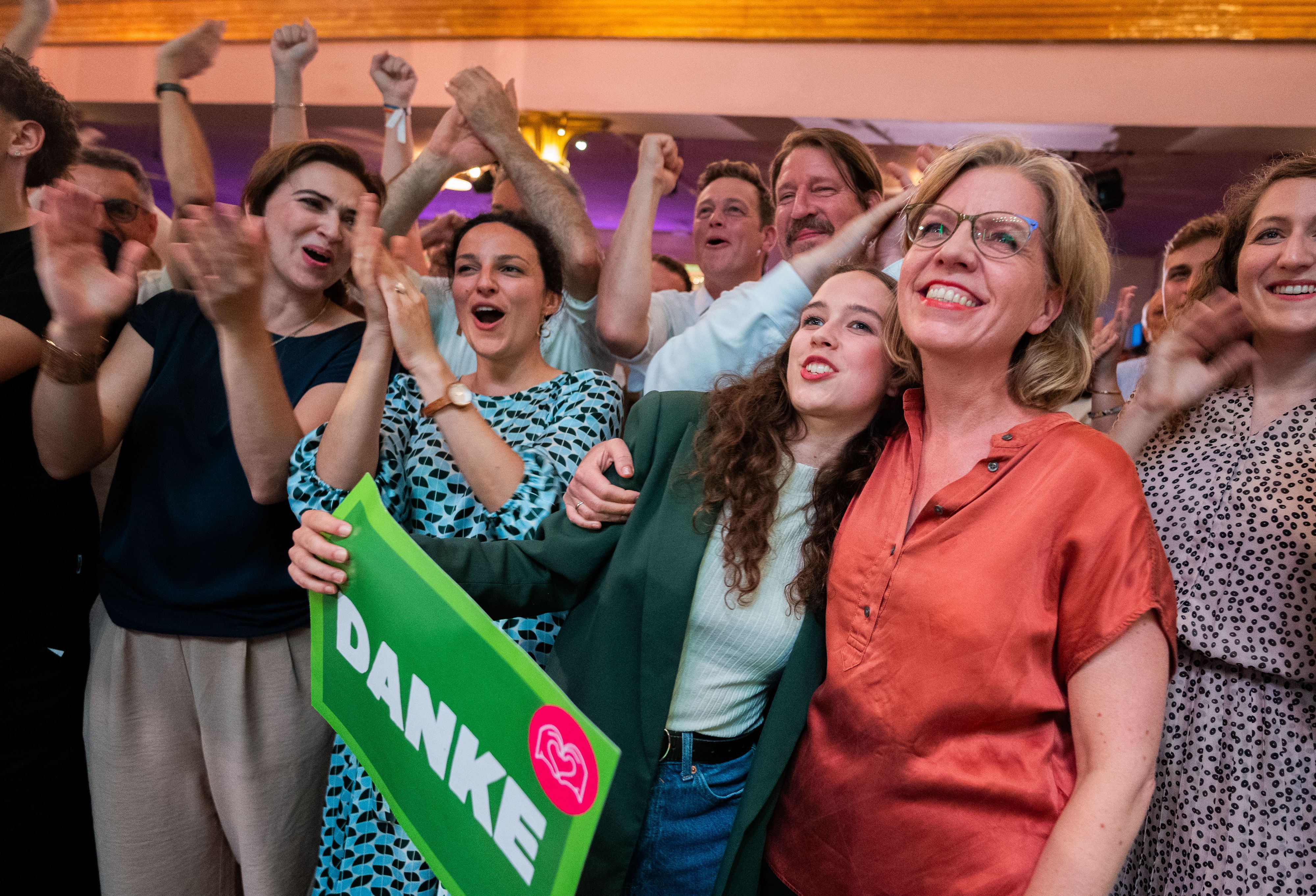 Klimaschutzministerin Leonore Gewessler wurde mit Jubel begrüßt.