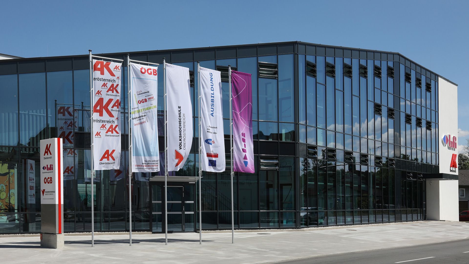 Ein Tischler suchte die Arbeiterkammer Linz-Land in Traun auf.