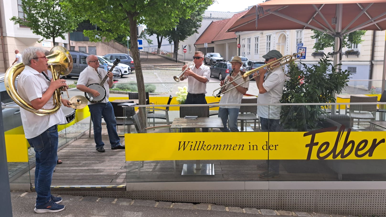 Bäckerei feierte in Hollabrunn mit Pauken und Trompeten das fünfjährige Jubiläum.