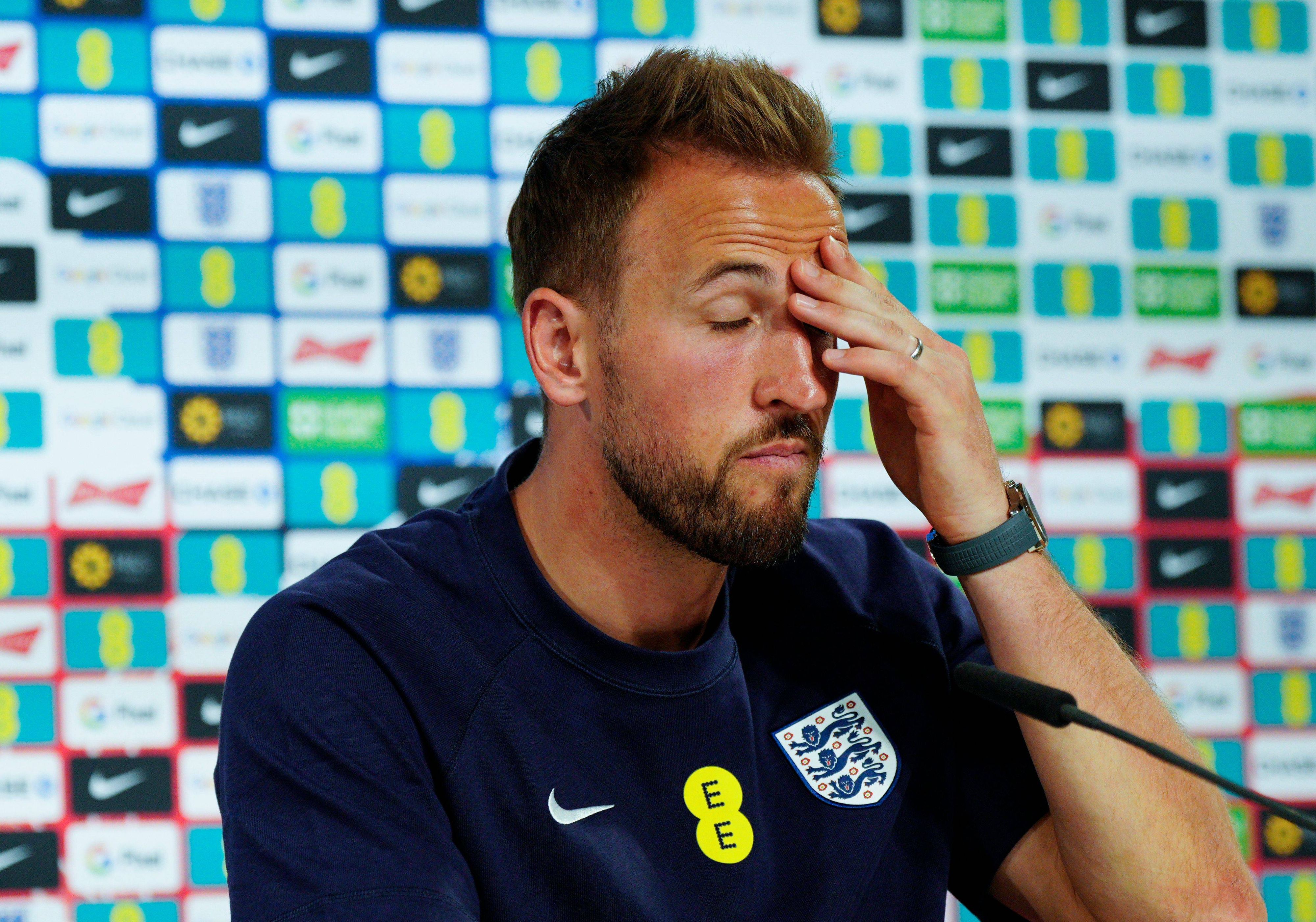 Harry Kane verteidigt die Three Lions gegen die Kritik aus der Heimat.