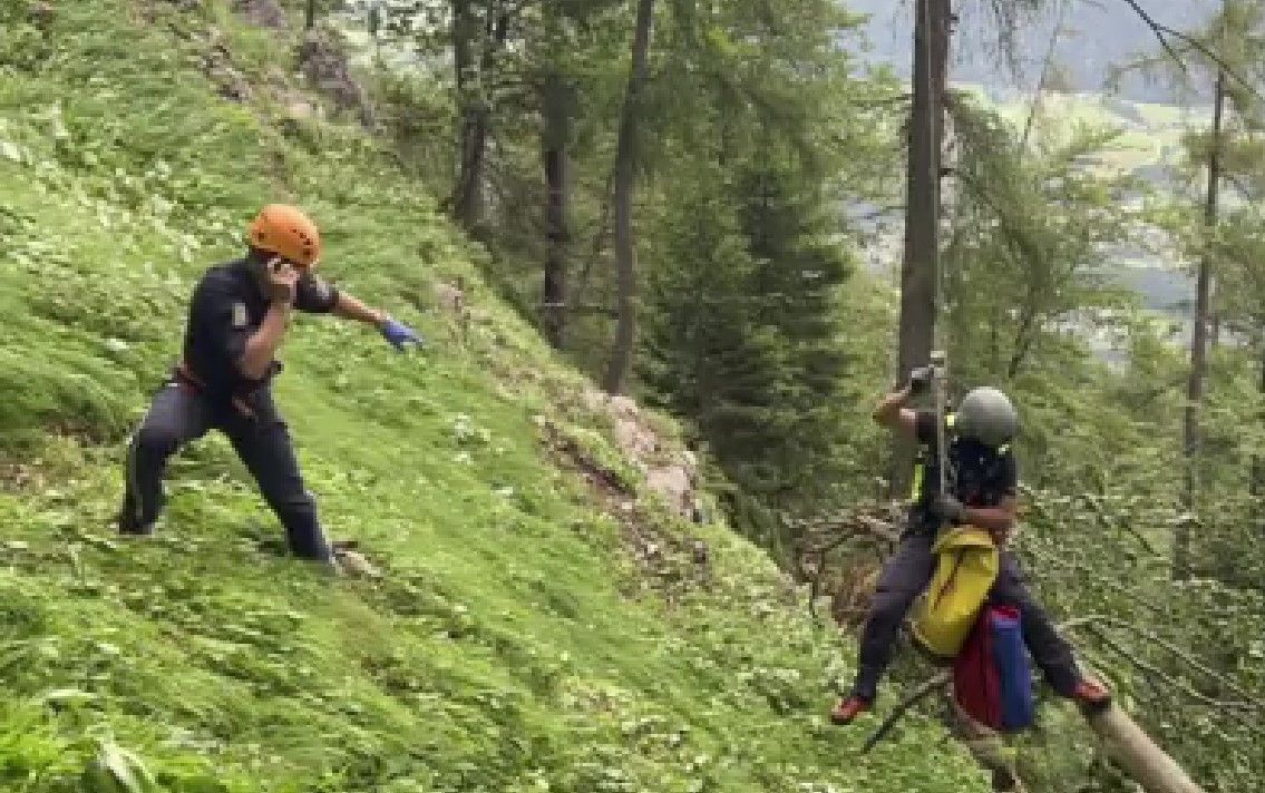 Ausschnitt aus einem Video der Bergrettung Bad Ischl beim Einsatz auf der Katrin.