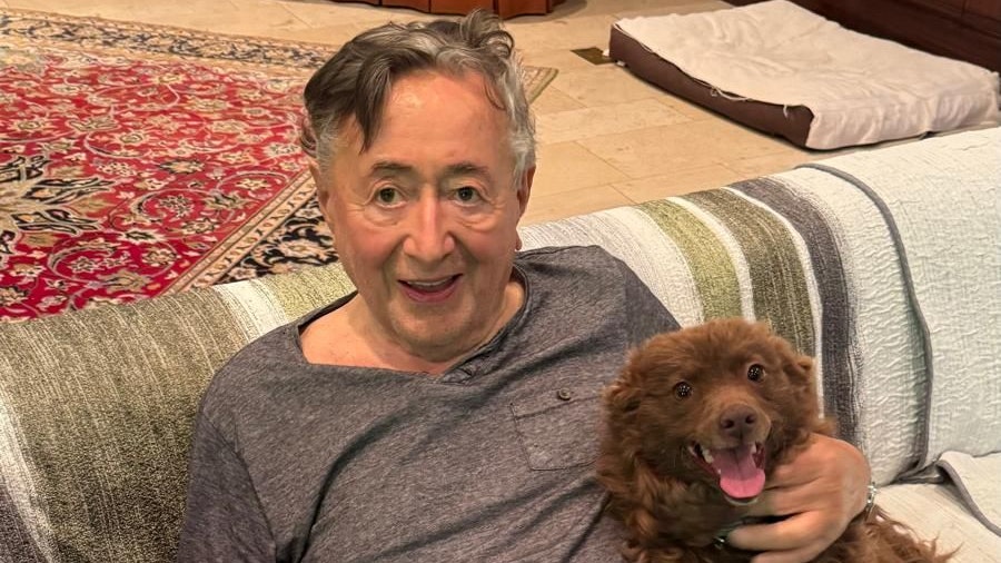 Richard Lugner ist deutlich erschlankt und kann sich derzeit nicht wirklich rasieren.