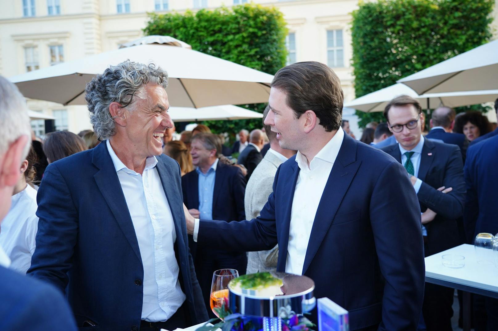 Michael Tojner im Gespräch mit Alt-Kanzler Sebastian Kurz.