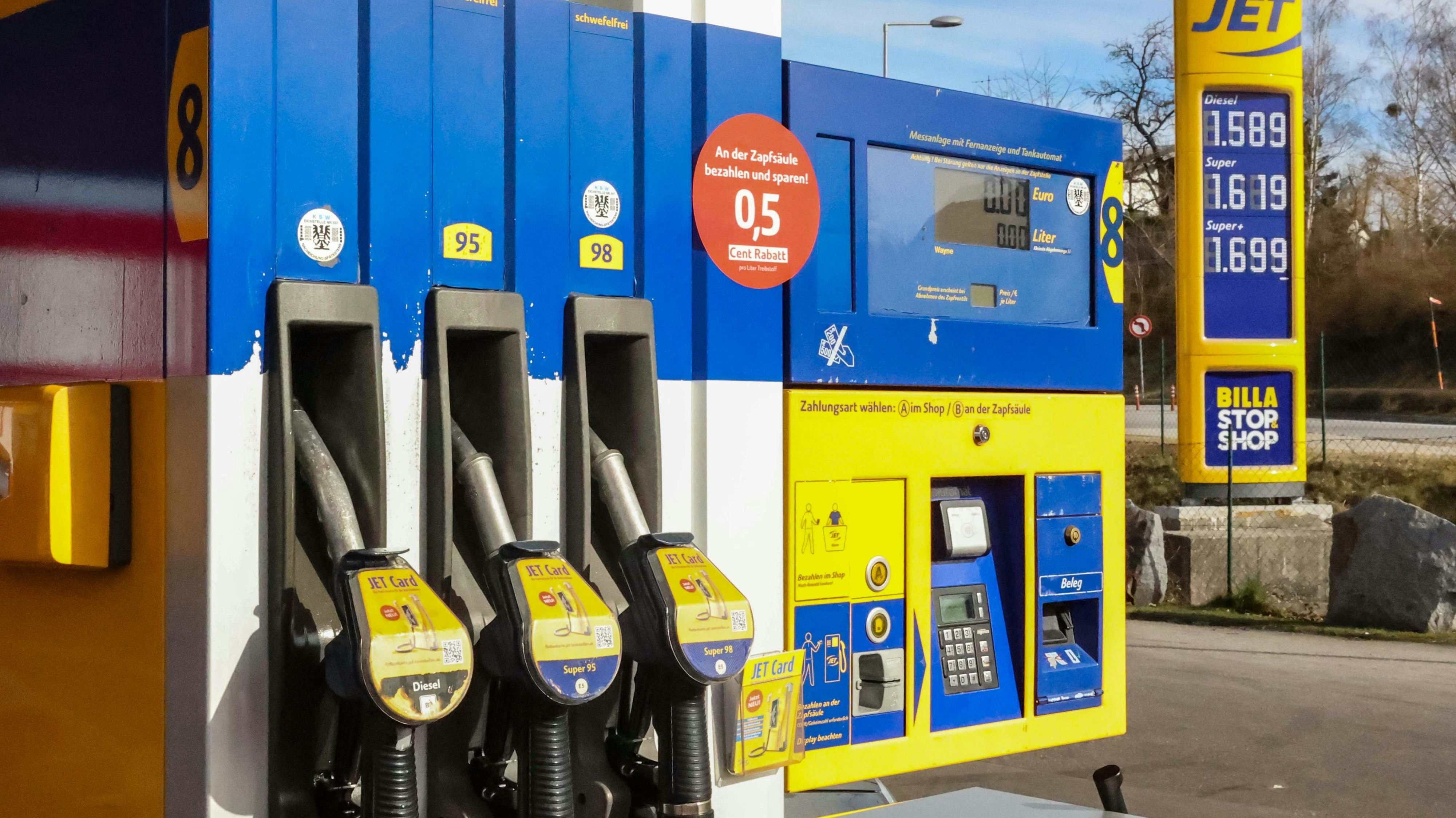 Immer teurer? Der Dieselpreis im Juni 2024 auf sein bisheriges Jahrestief.