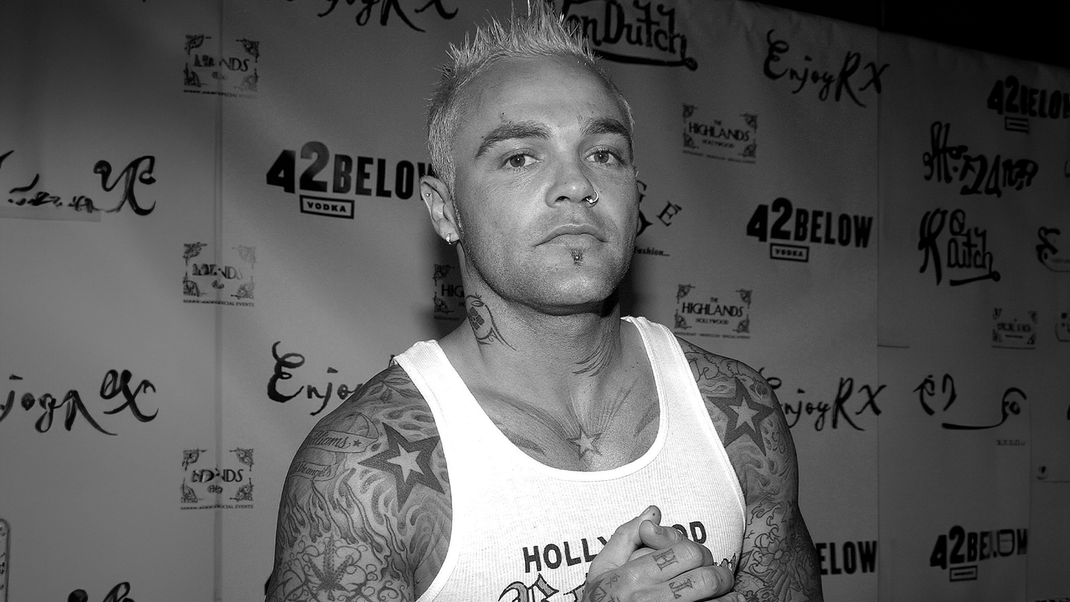 Der Sänger wurde als Frontmann der erfolgreichen US-Band Crazy Town weltweit bekannt.