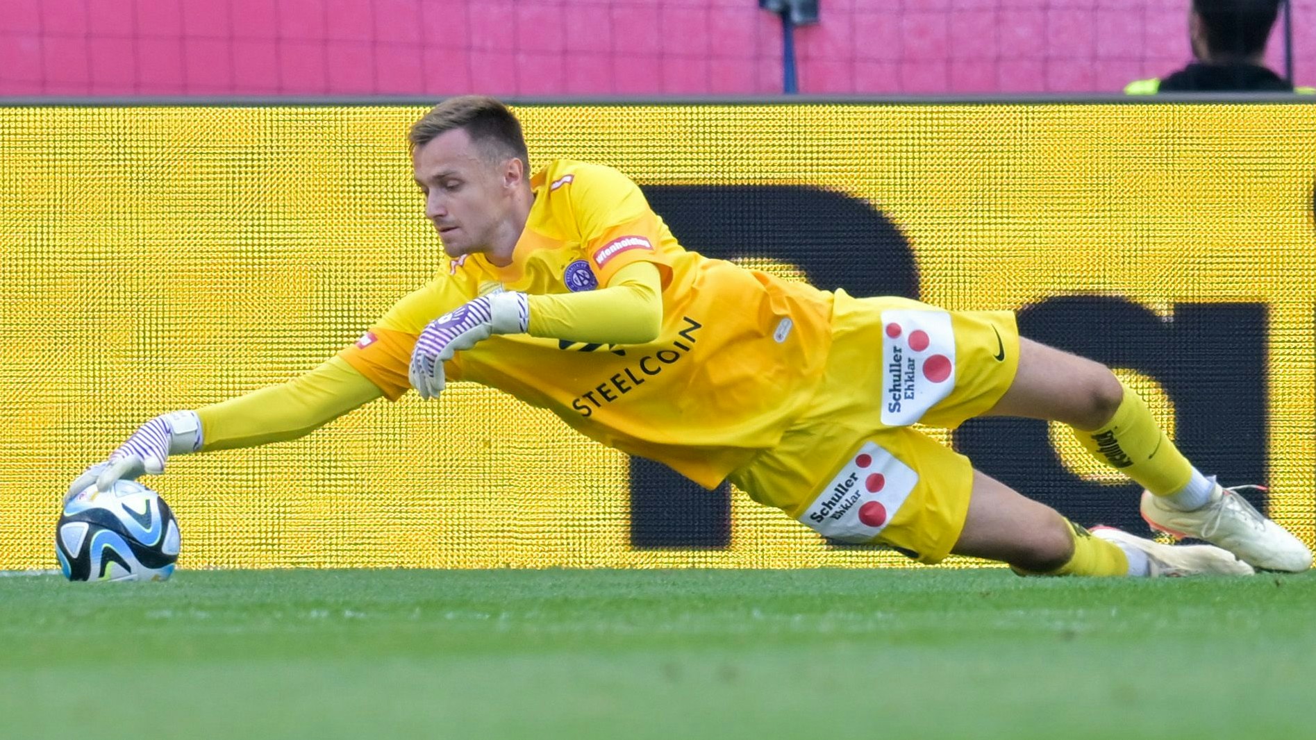 Christian Früchtl will den Schritt ins Ausland wagen.