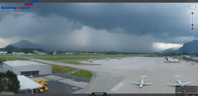 Über Salzburg zieht derzeit ein kräftiges Unwetter hinweg. 