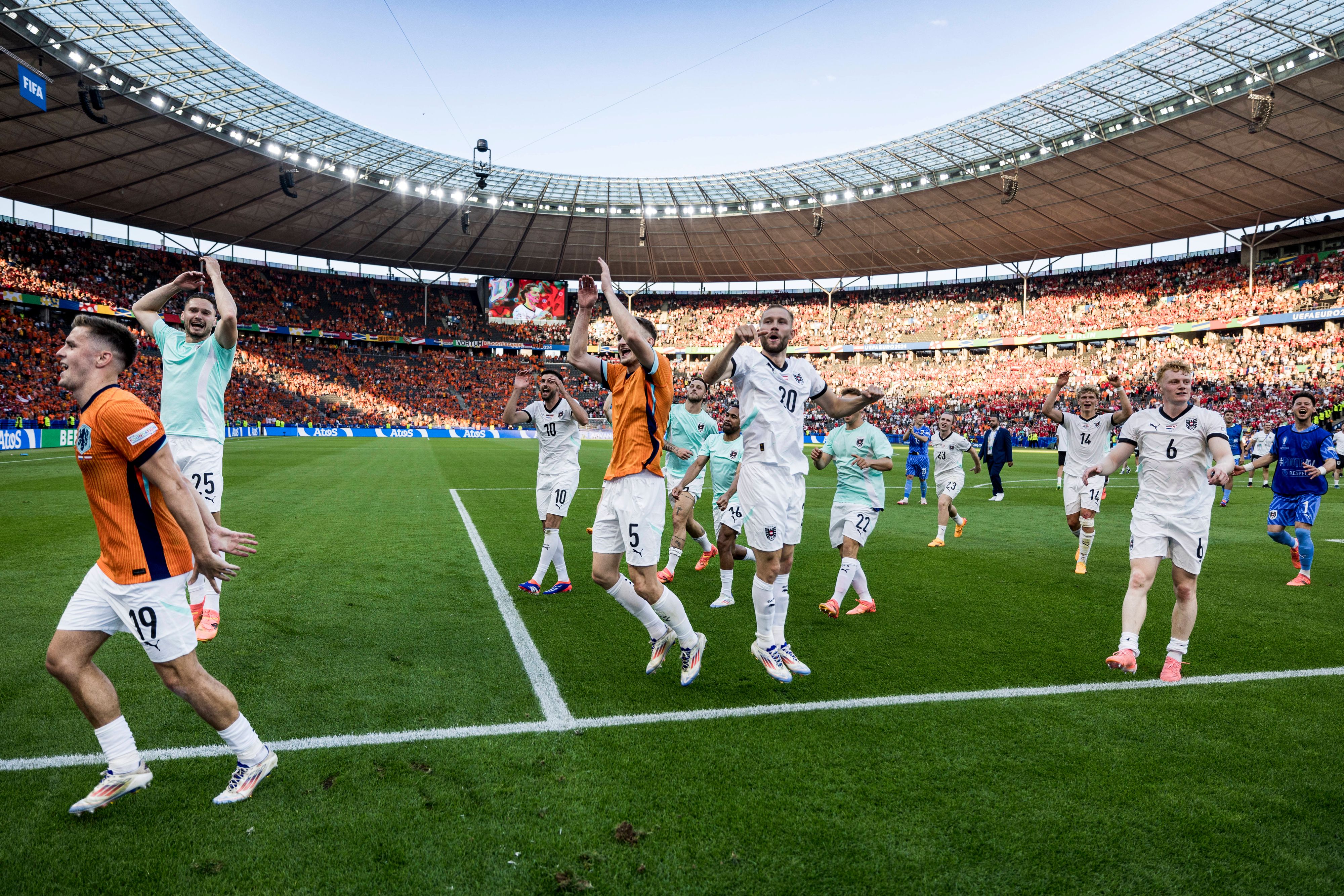 Die österreichischen Jubelszenen werden auch in der K.o.-Phase auf ServusTV gezeigt.