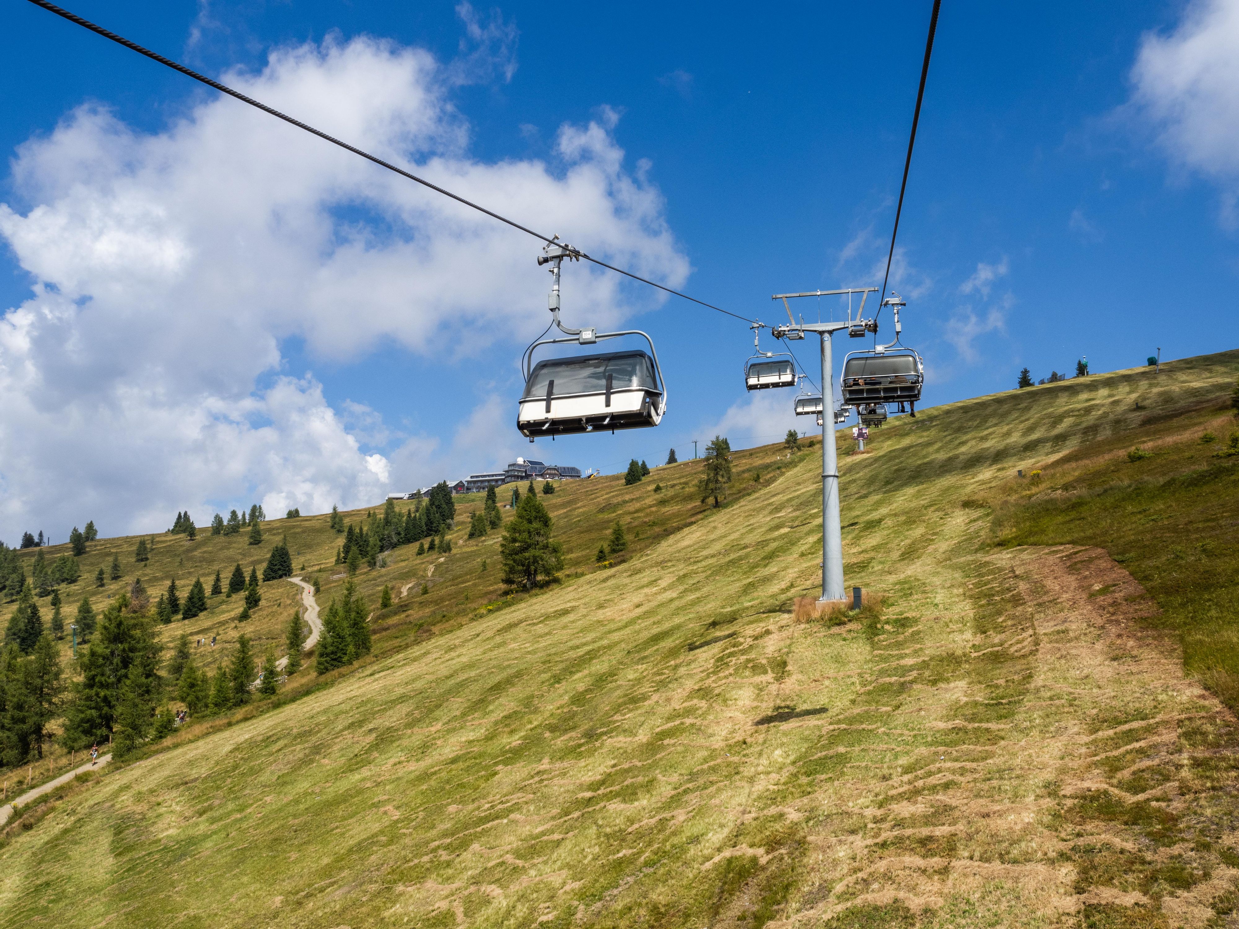 Mit der Seilbahn ging es für das Paar erst auf die Gerlitzen, doch den Weg hinunter fand es nicht mehr alleine.