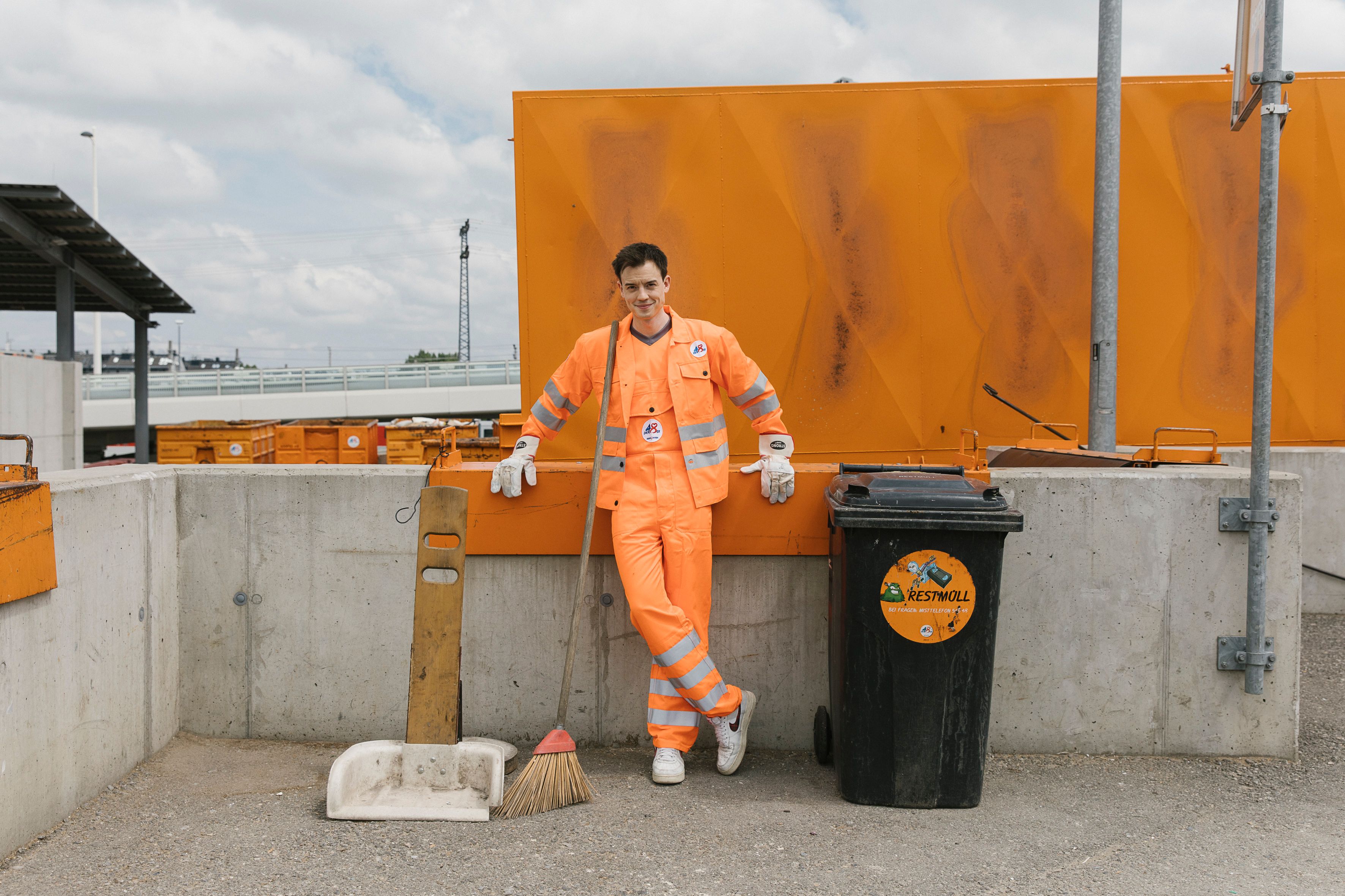 Für Ö3-Star wurde Traum wahr: Philipp Hansa werkte einen Tag bei der Wiener MA 48.