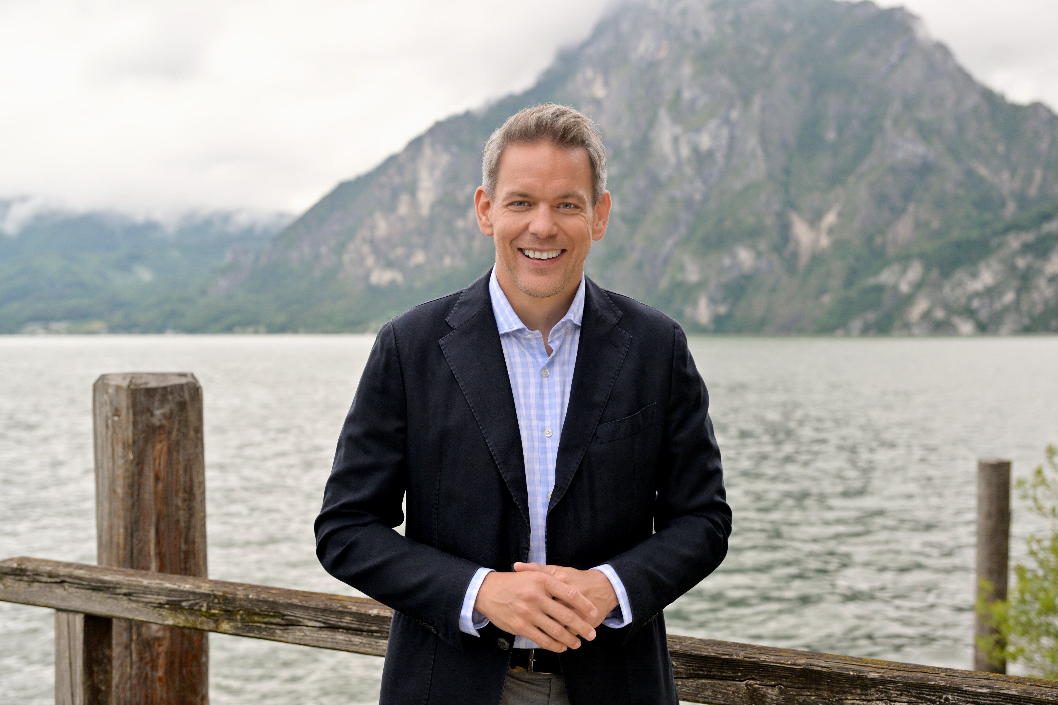 Zu den heurigen Sommergesprächen lädt ORF-Star Thür die Parteispitzen ab August an den Traunsee.