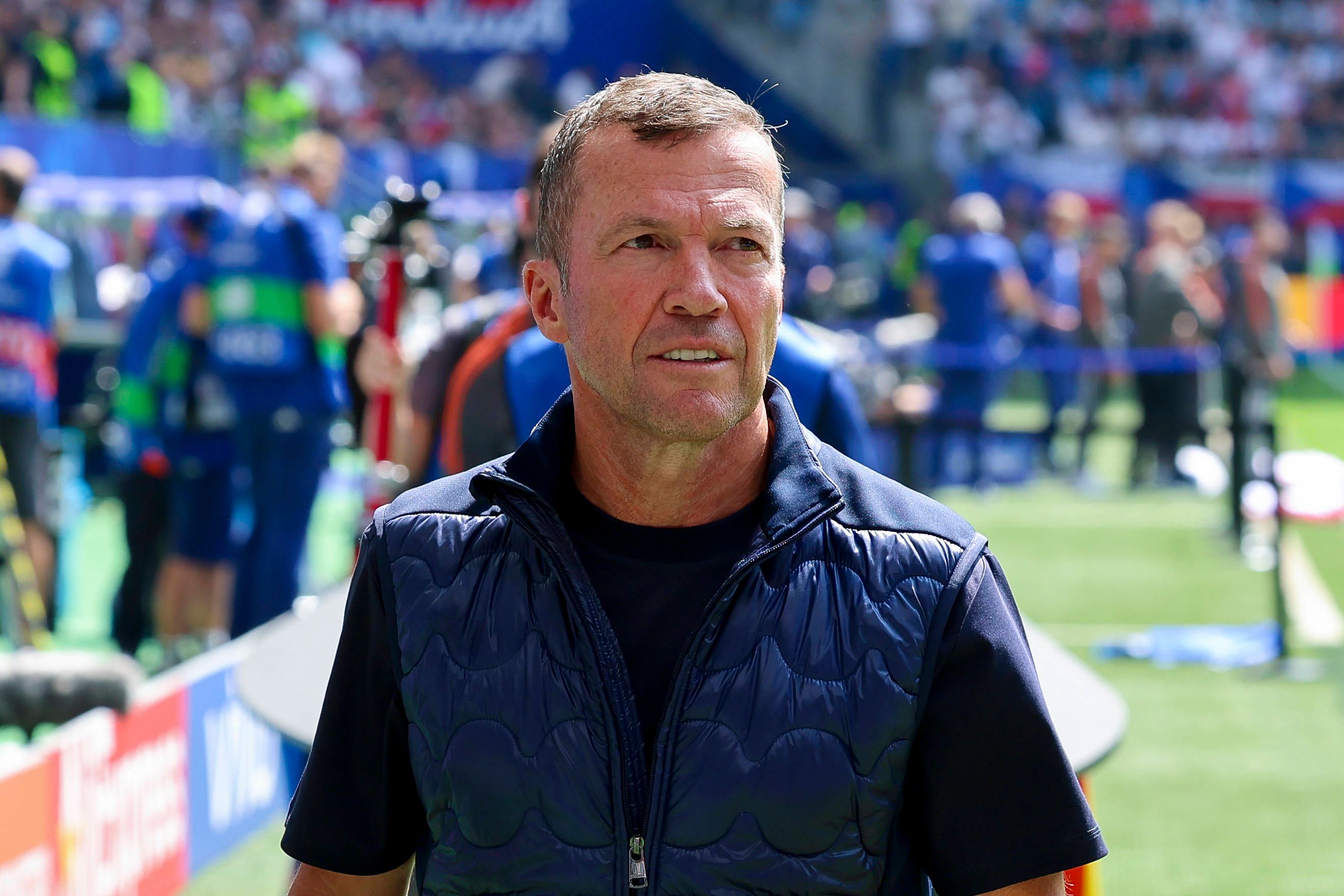 TV-Experte Lothar Matthäus zieht im TV kuriosen Österreich-Vergleich.