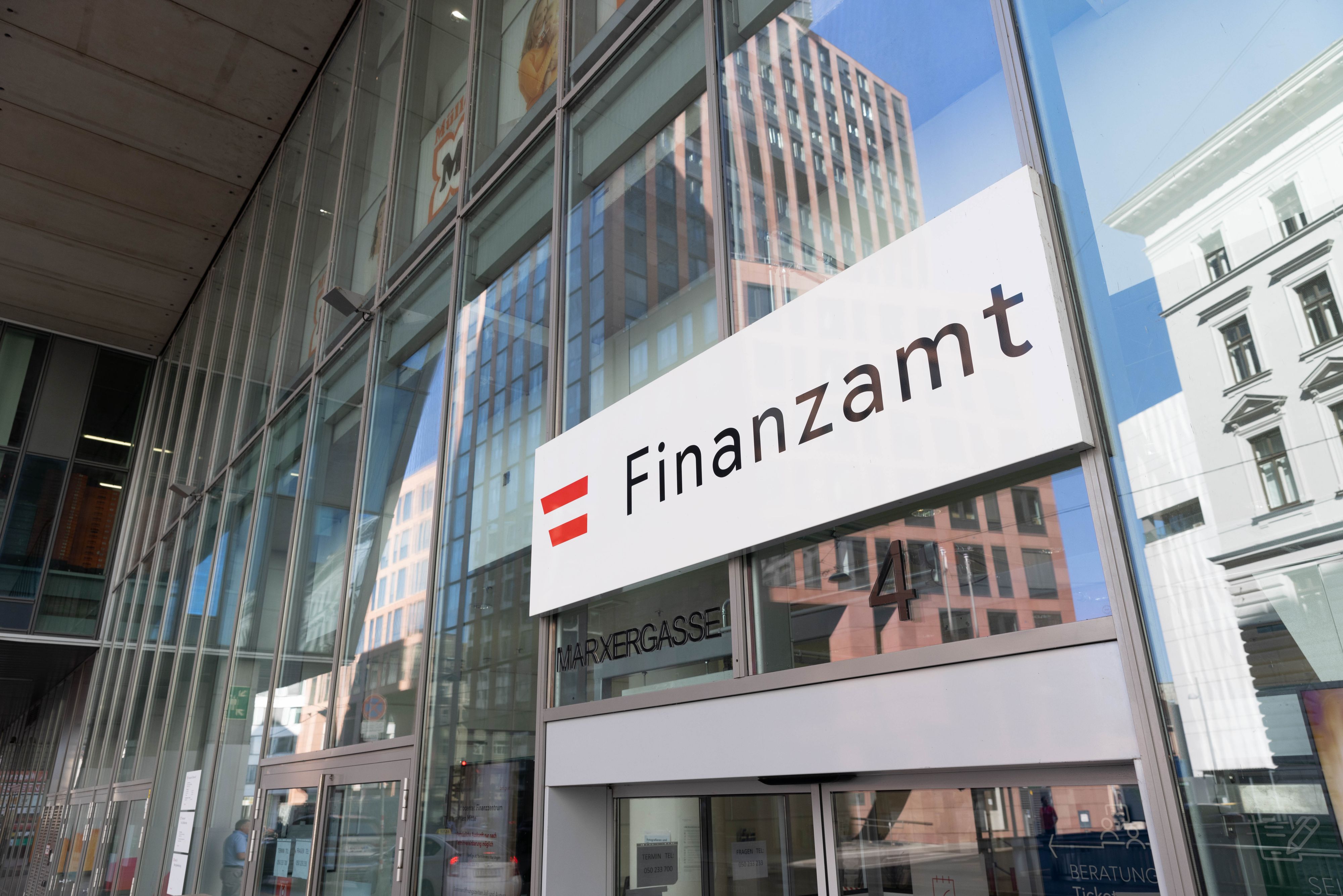 Die Polizei warnt vor Nachrichten vom Fake-Finanzamt!