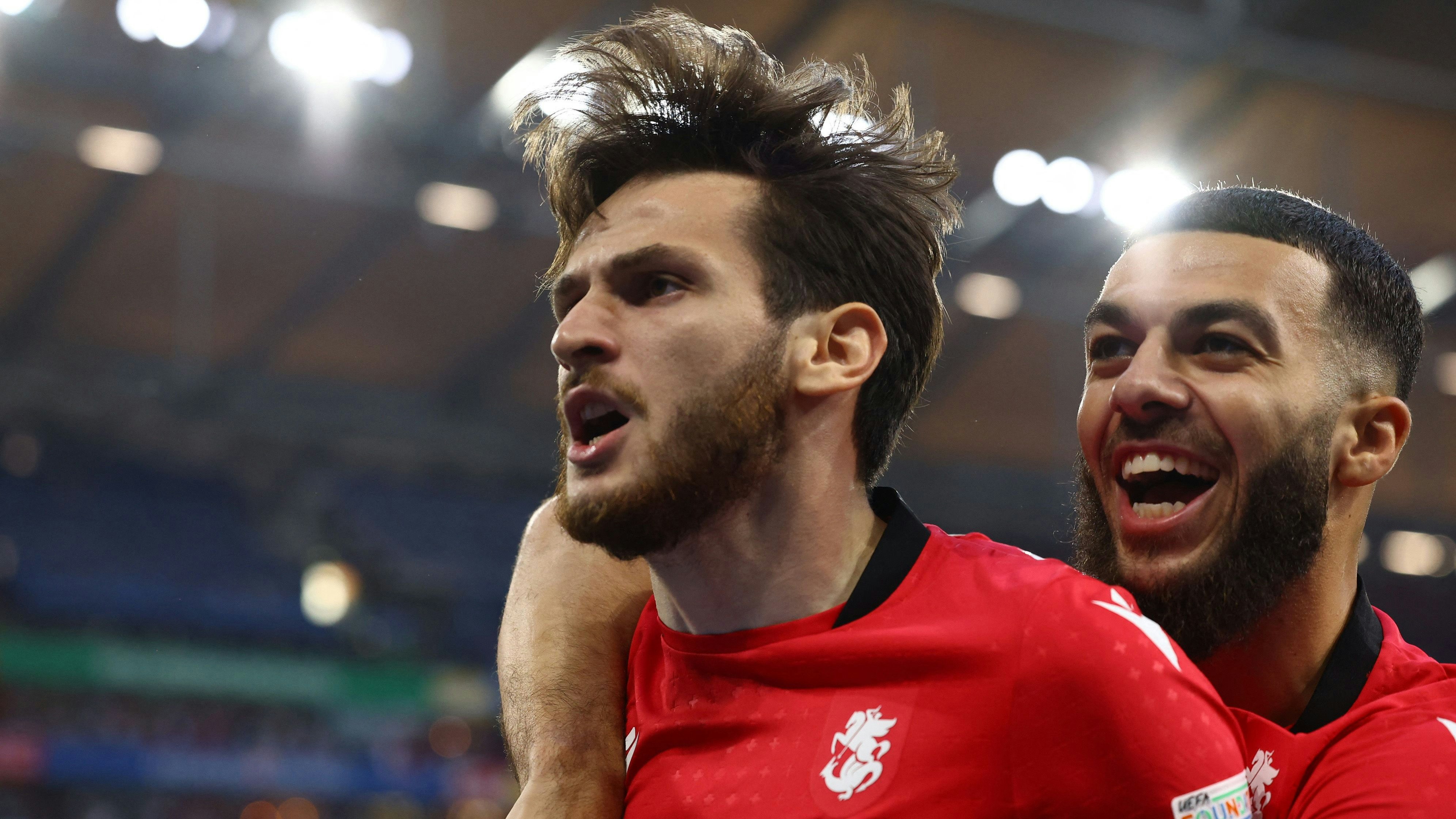 Khvicha Kvaratskhelia hat Georgien gegen Portugal mit 1:0 in Front geschossen. 