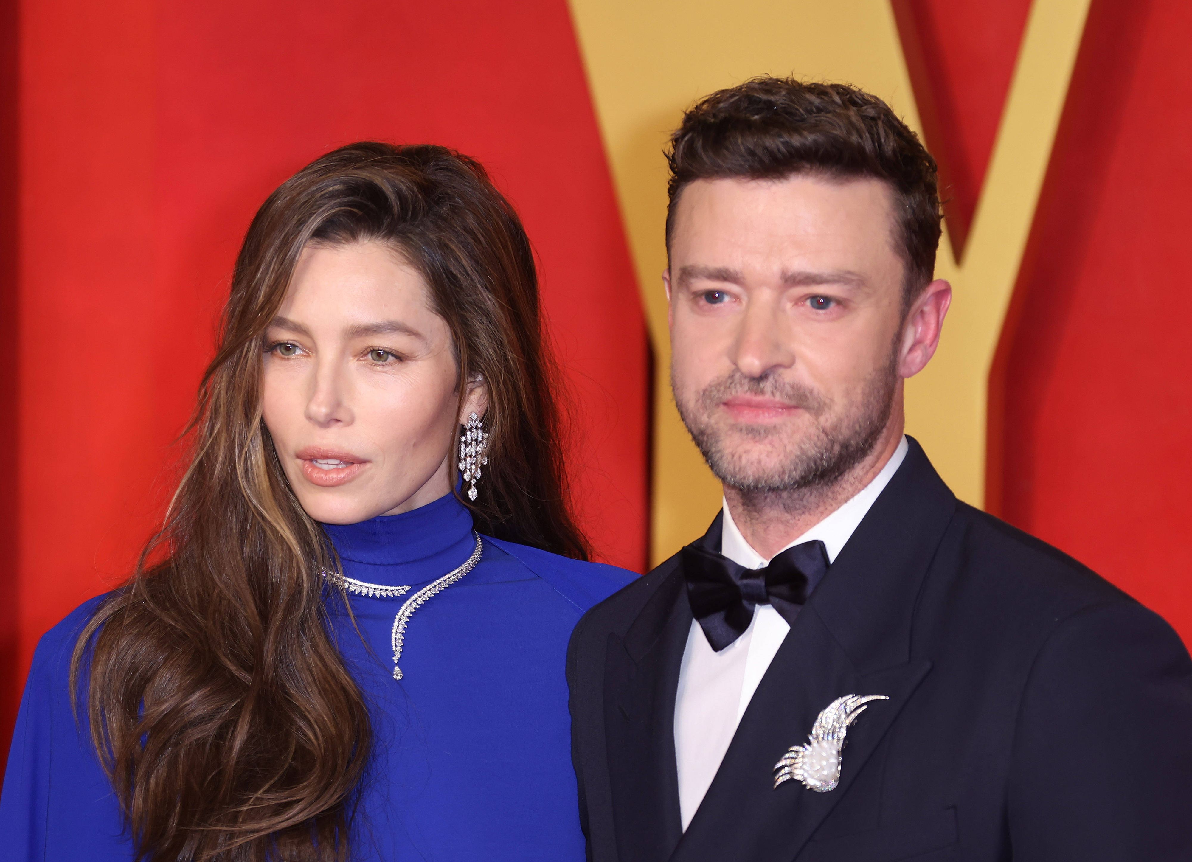 Jessica Biel trägt immer ihren Ehering, jetzt wurde sie ohne gesichtet. Zufall?