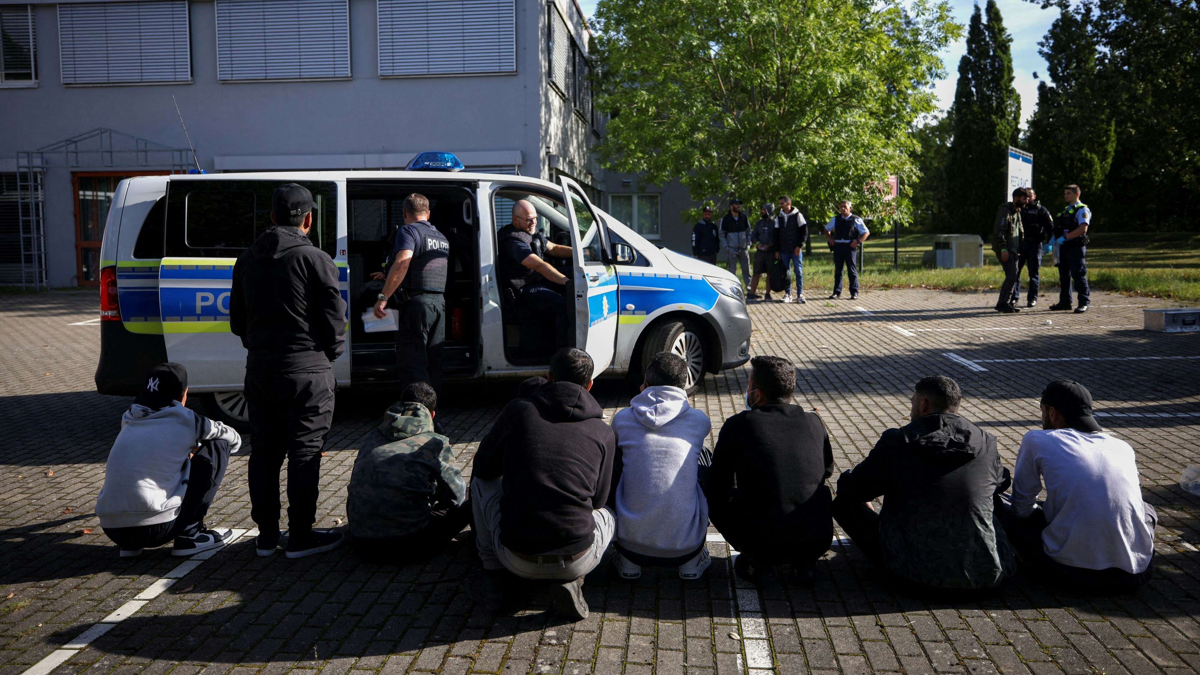 "Bewilligungen manipuliert" – Ermittlungen gegen Baerbock-Beamte.