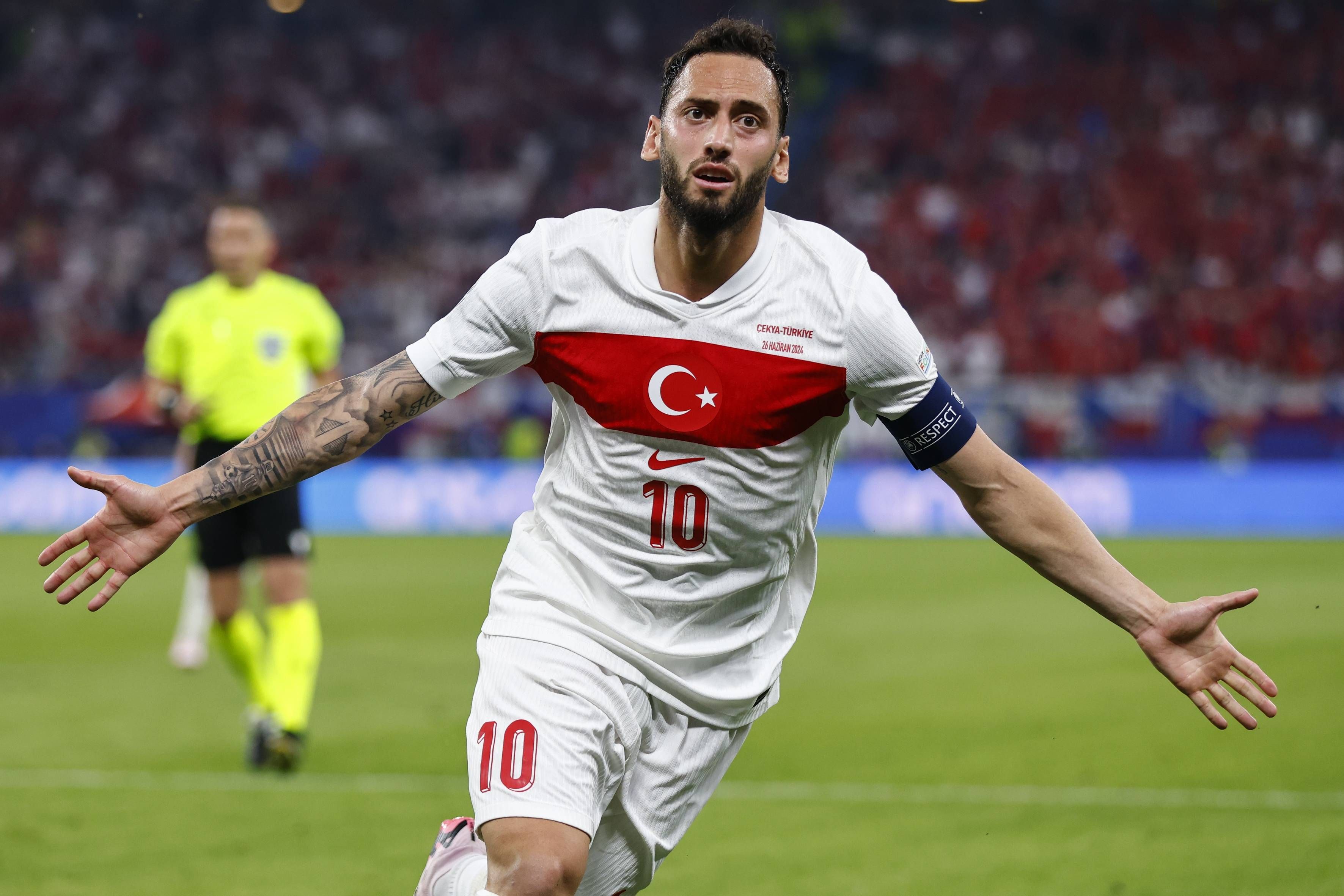 Hakan Calhanoglu fehlt gesperrt.
