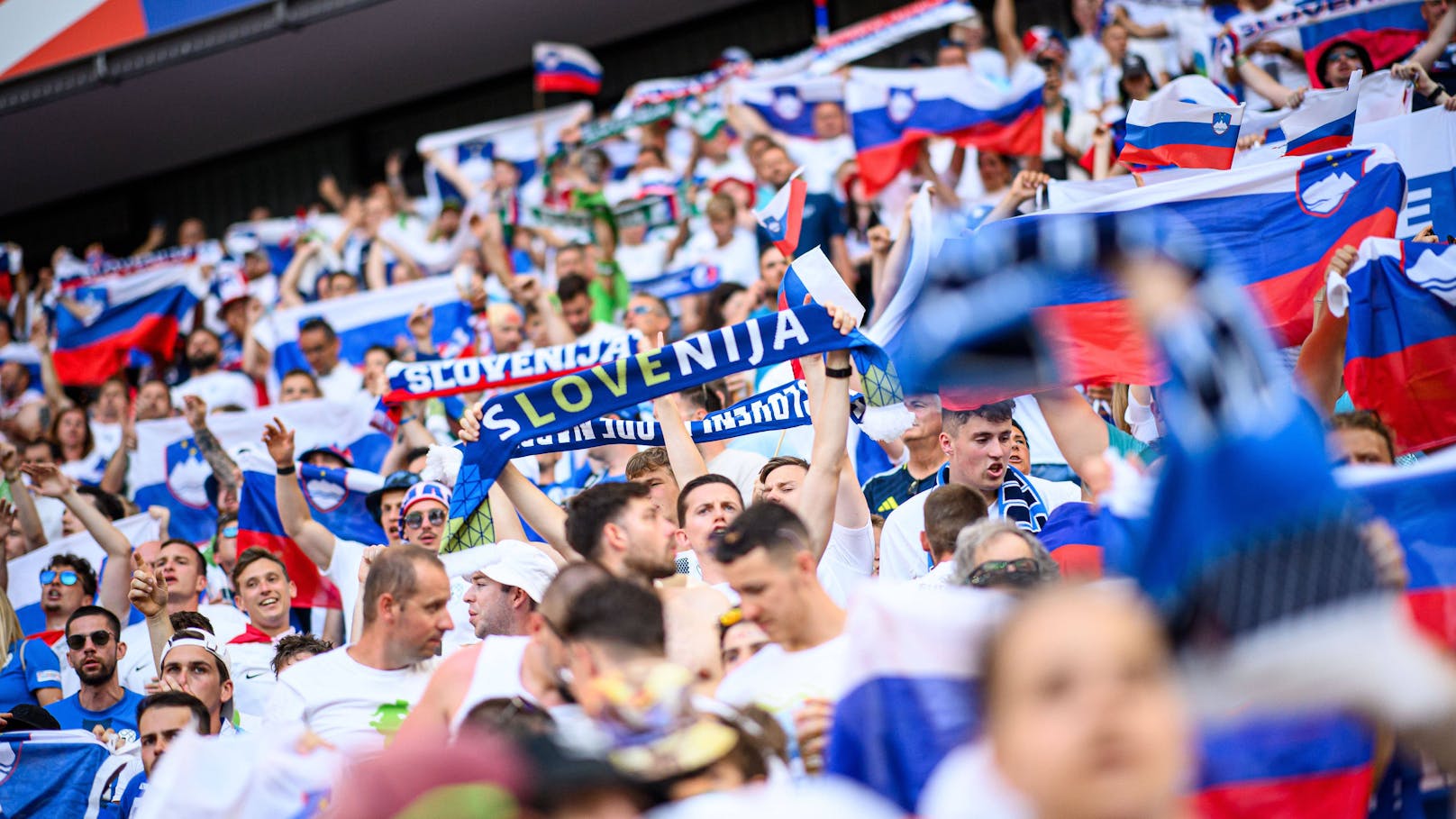 Slowenien entgeht Deutschland wegen einer gelben Karte