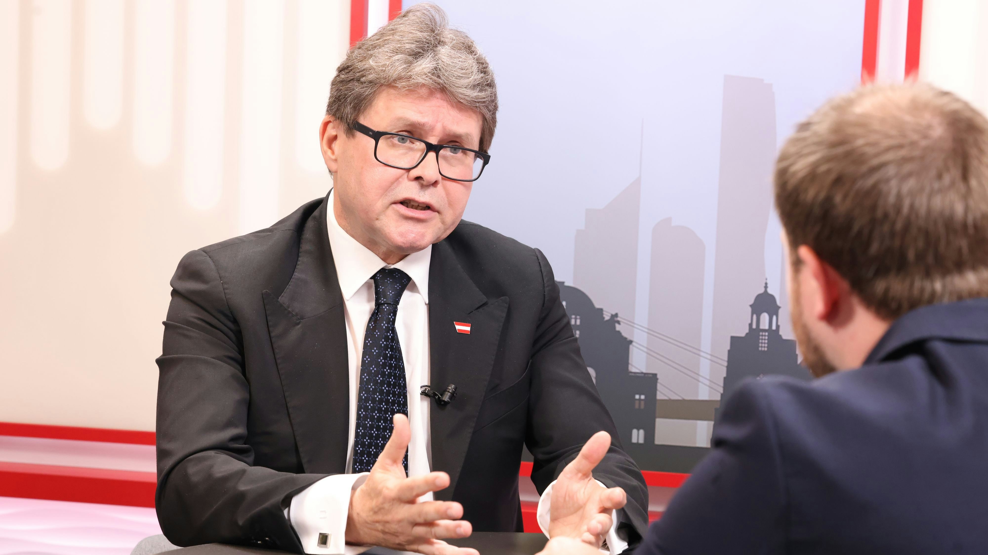 Minister Polaschek spricht nach der Jahrhundertflut ein Machtwort: "Sicherheit geht vor."