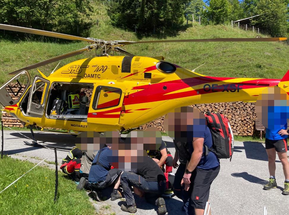 Erst der Hubschrauber (Archivbild) konnte die Kuhherde vertreiben.