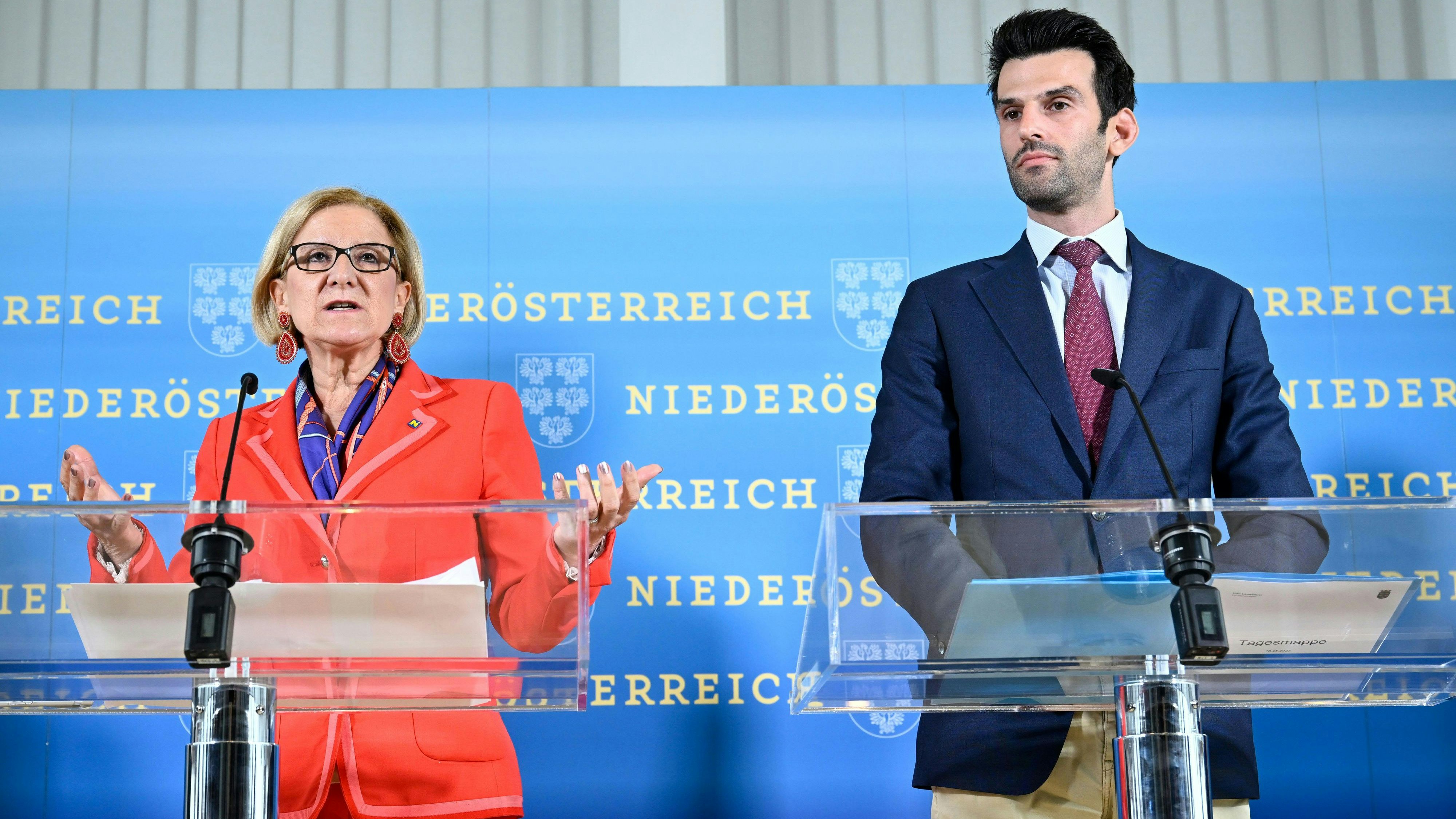 Hergovich übt Kritik an den Kürzungen von Schwarz-Blau bei Familien.