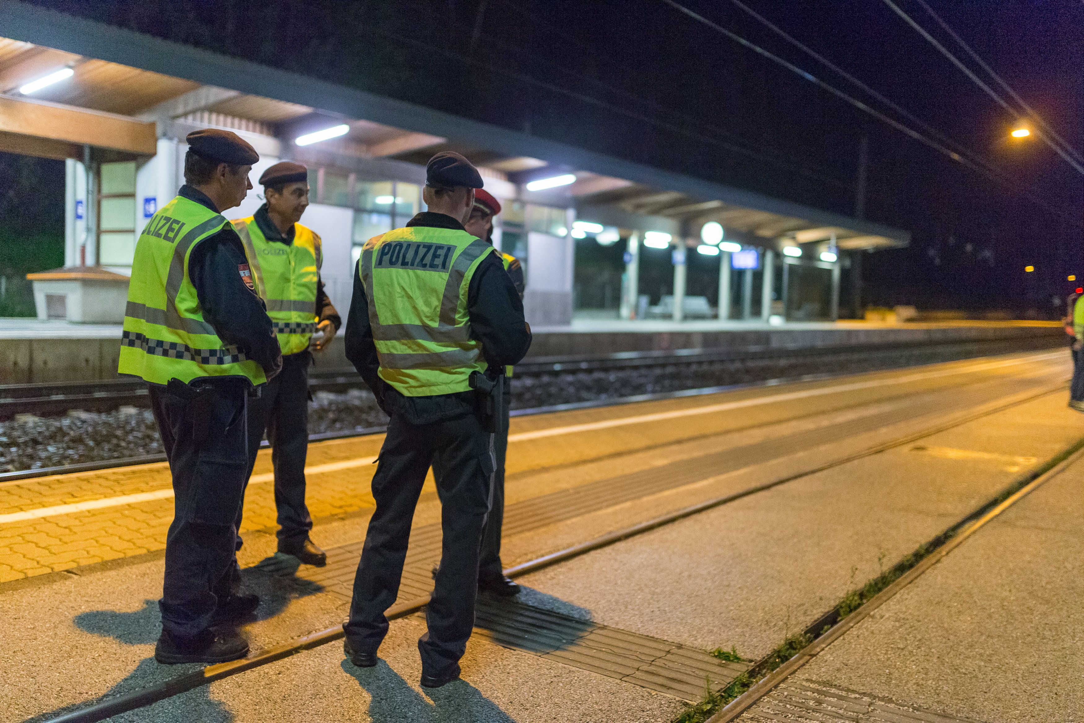 In Kärnten kam es zu einer gewaltsamen Auseinandersetzung am Bahnhof. (Symbolbild)