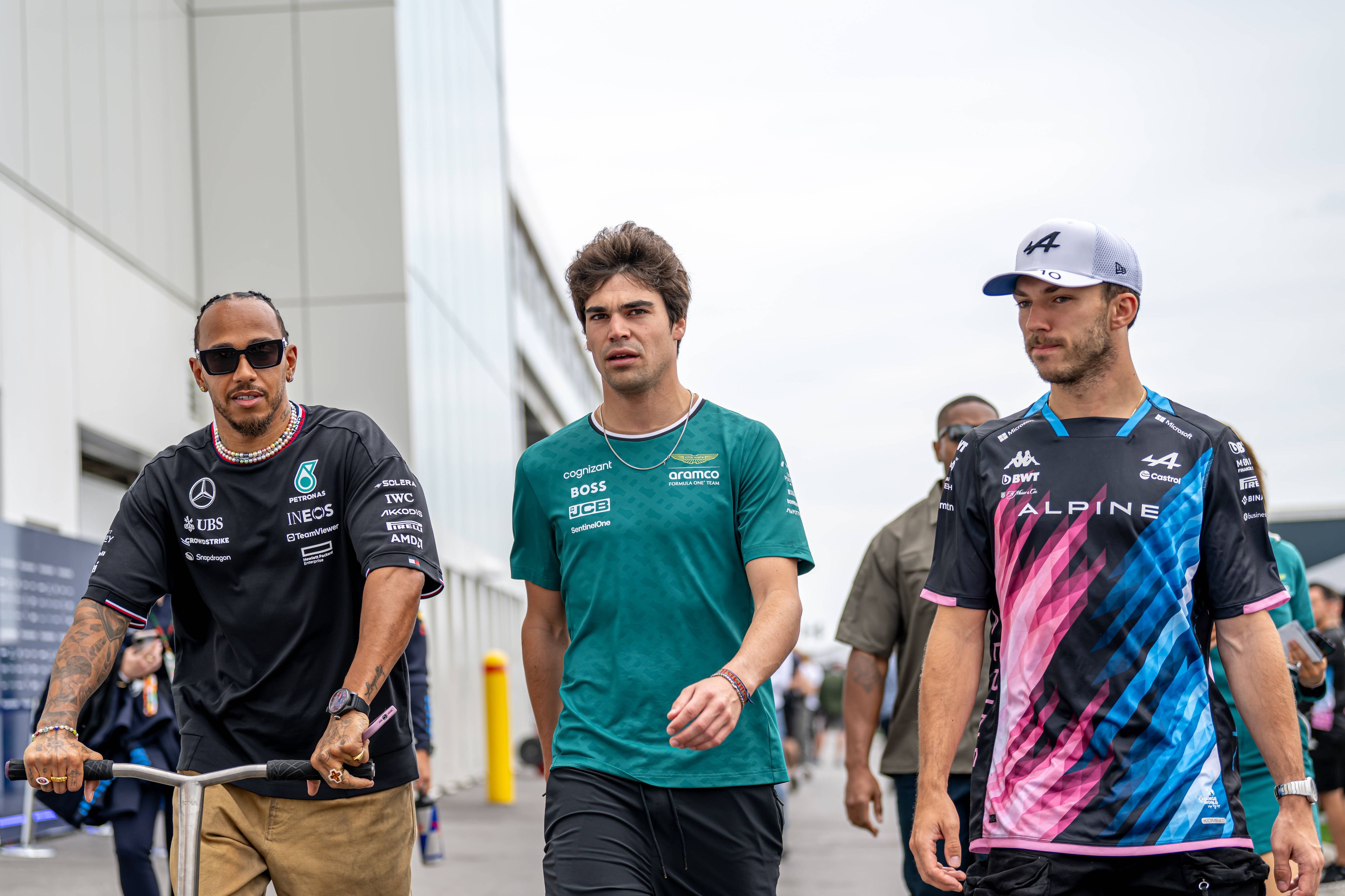 Aston-Martin-Mann Lance Stroll und Pierre Gasly haben neue Verträge unterschrieben. 