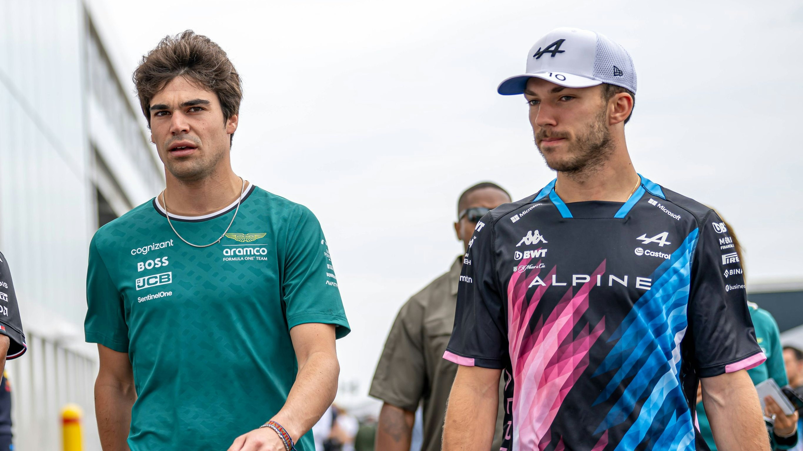 Aston-Martin-Mann Lance Stroll und Pierre Gasly haben neue Verträge unterschrieben. 