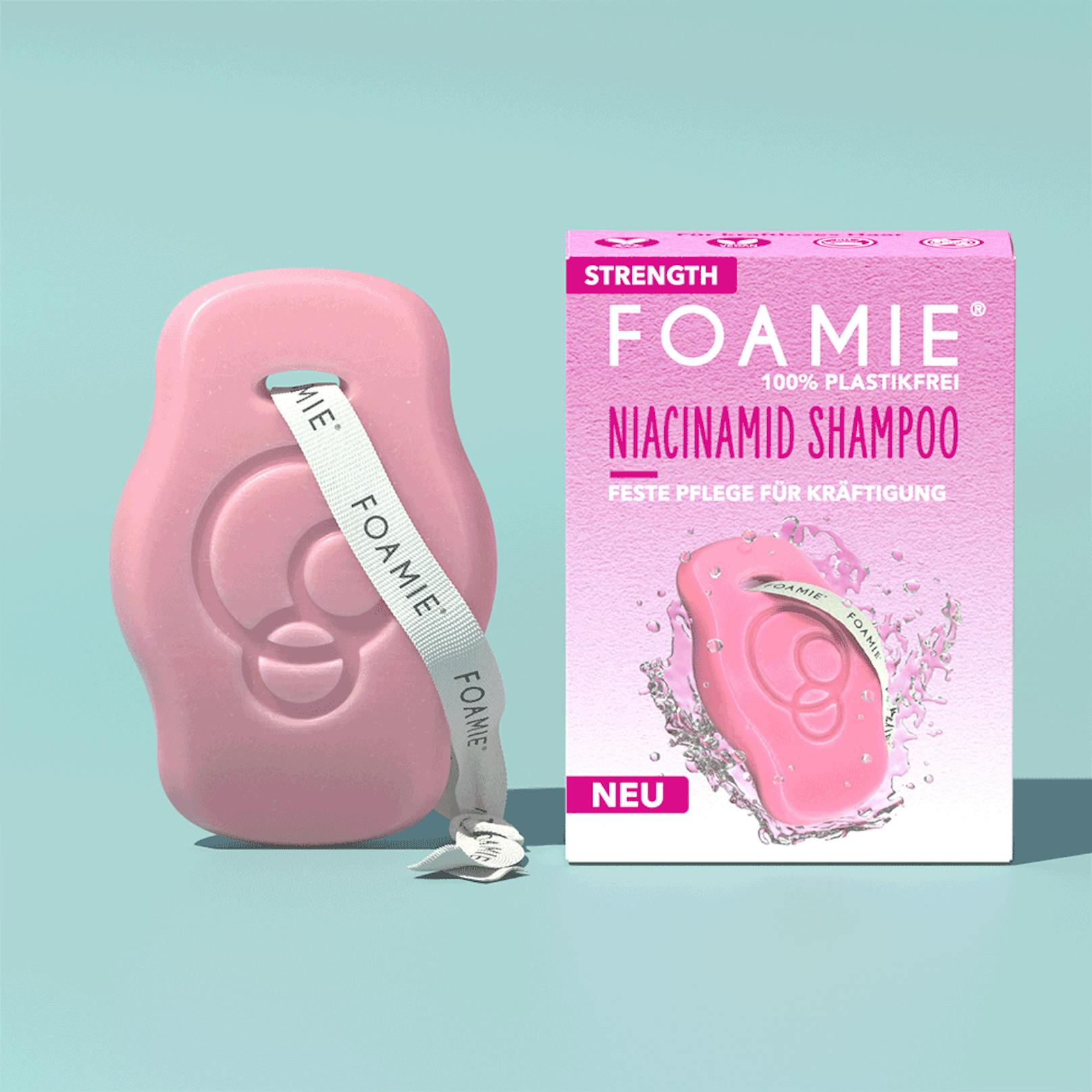 Niacinamide (B-Vitamine) versorgen Haut und Haare mit Feuchtigkeit. Kult-Marke Foamie hat damit auch ein Shampoo formuliert. (Preis ca. 6 Euro - je nach Händler)