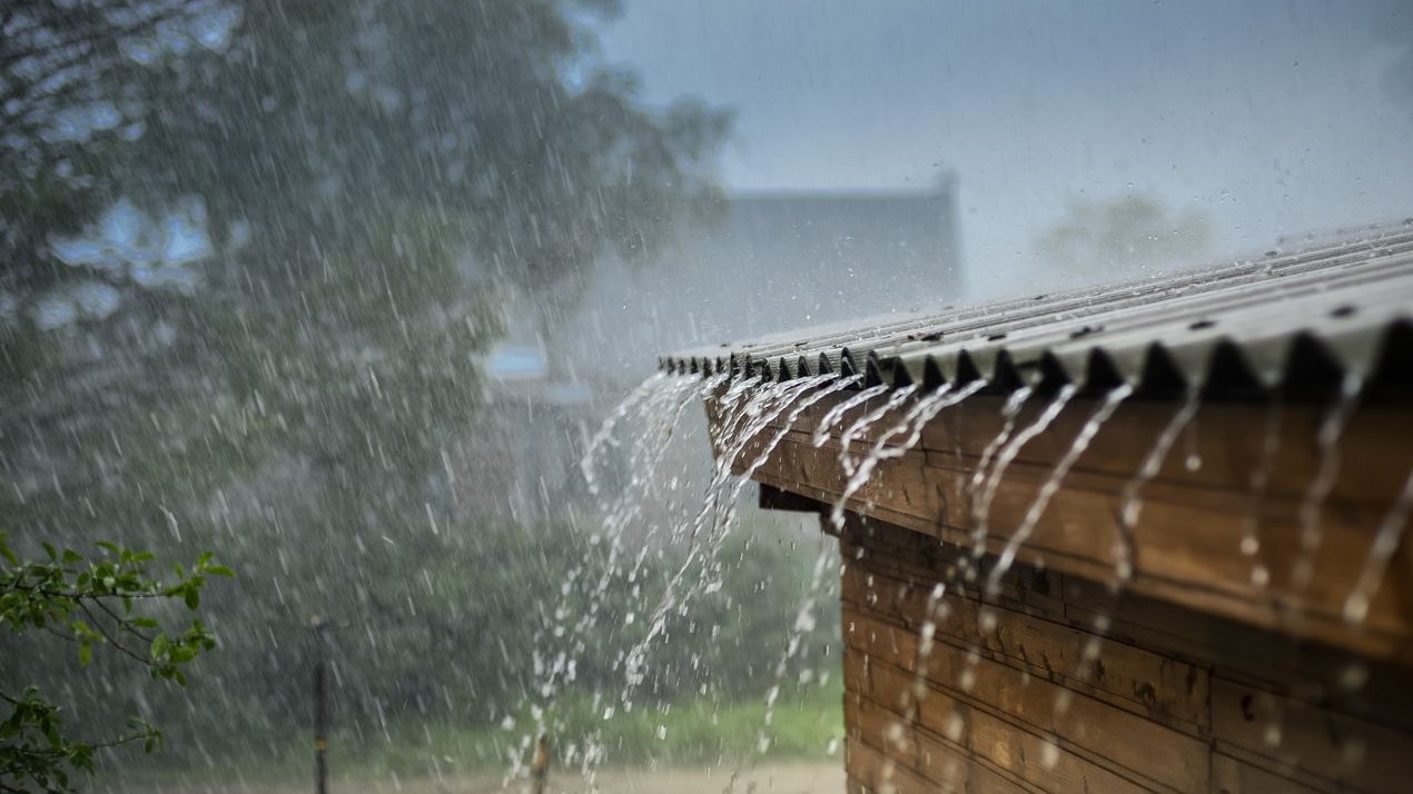 Ab Sonntag bringt eine Kaltfront schwere Regenschauer und Gewitter nach Österreich. (Symbolbild)
