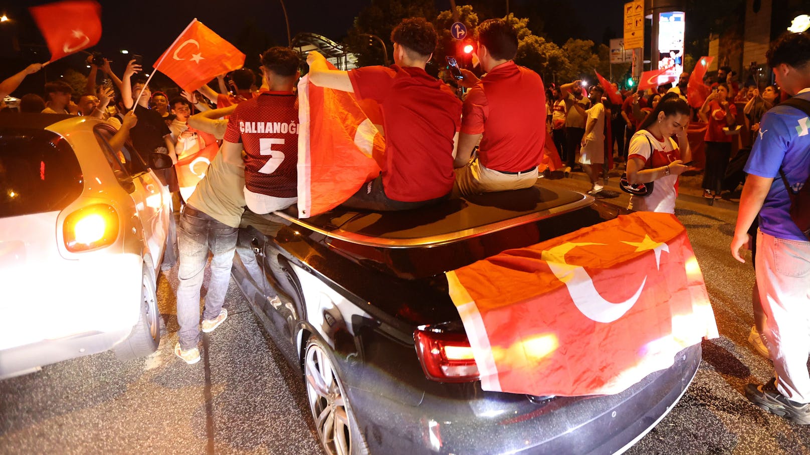 Türkische Fans feierten – "Erschieße sie mit Pumpgun"
