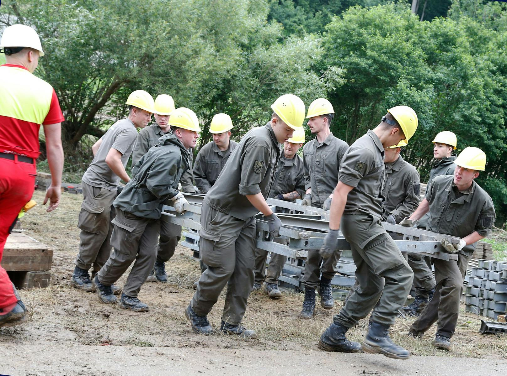 Soldaten des Bundesheeres standen nach schweren Unwettern in der Steiermark und dem Burgenland am 8. Juni 2024 für 19 Tage im Katastropheneinsatz.