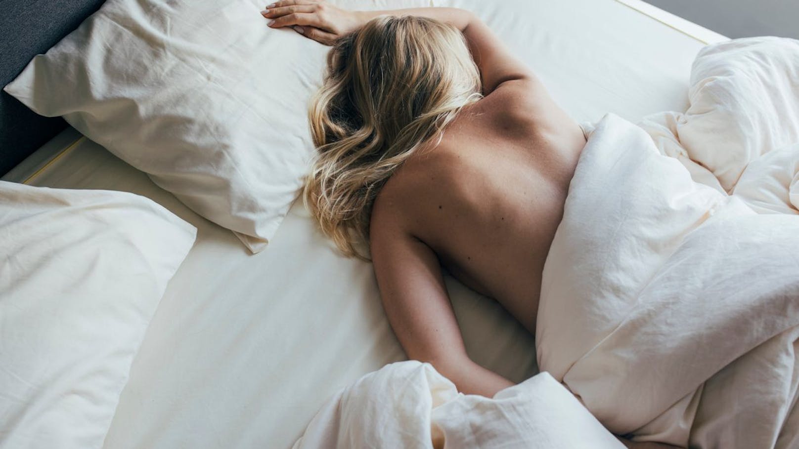 13 Tipps, die dich bei Hitze besser schlafen lassen