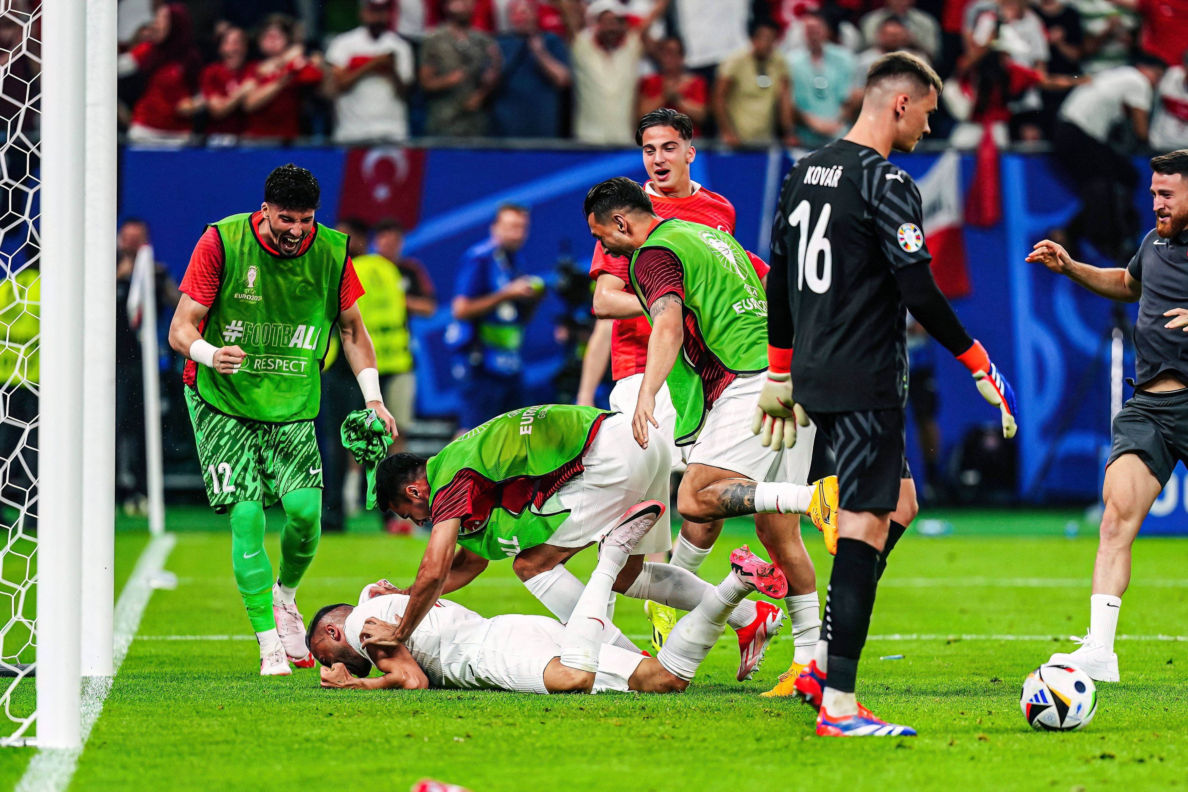 Die Türken jubelten im letzten Gruppenspiel über den Aufstieg.