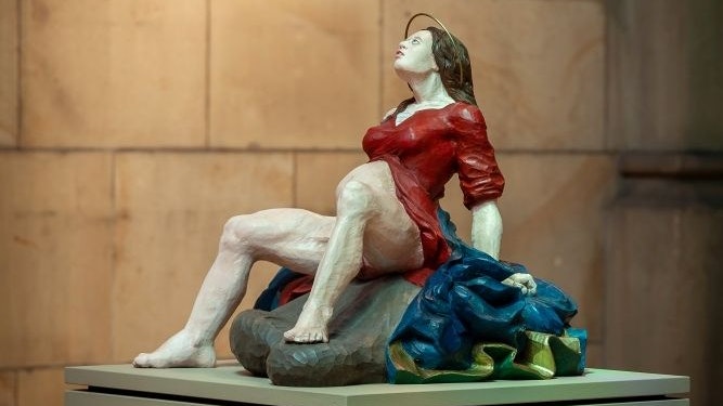 Skulptur crowning Linzer Mariendom