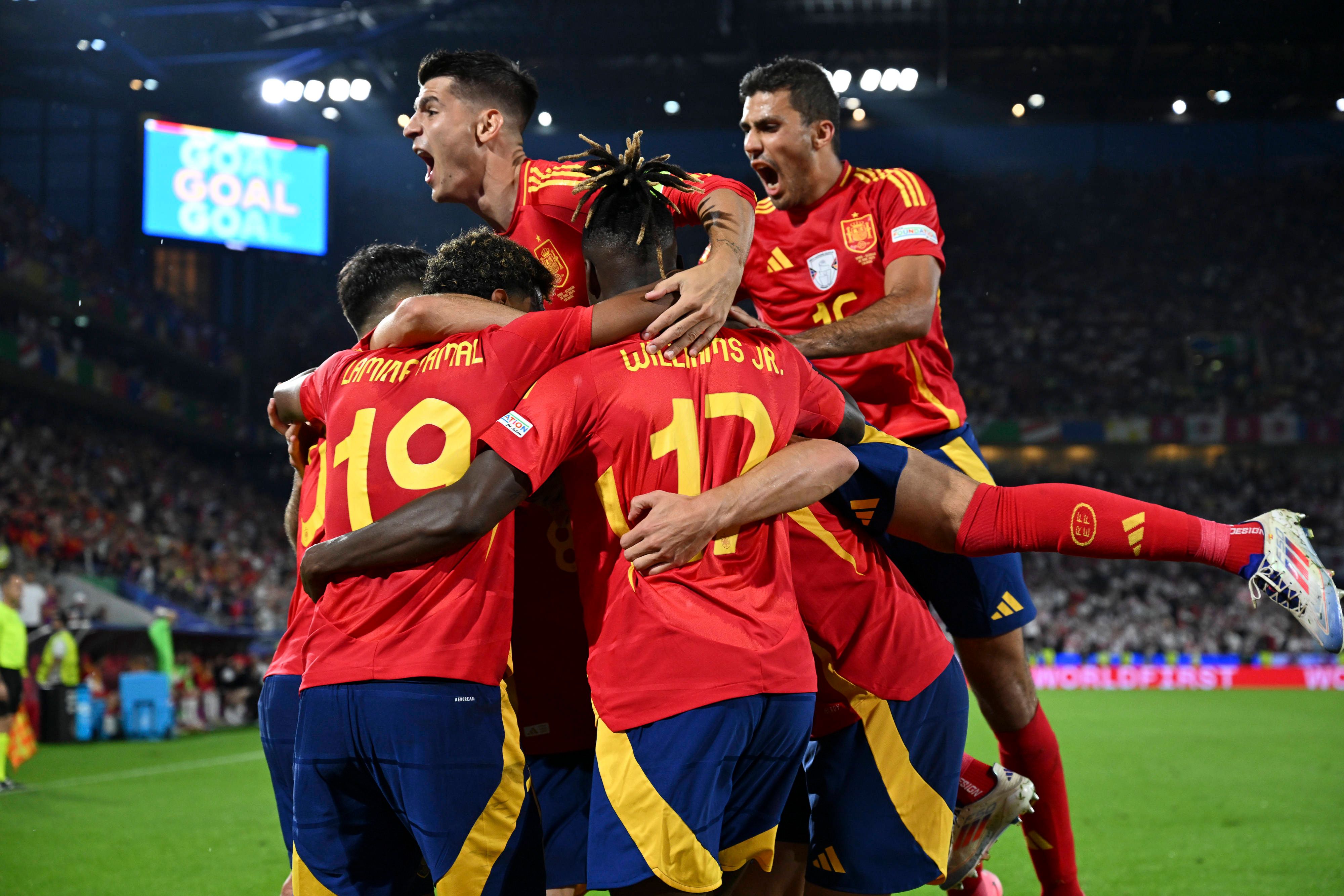 Die Spanier jubeln gegen Georgien.