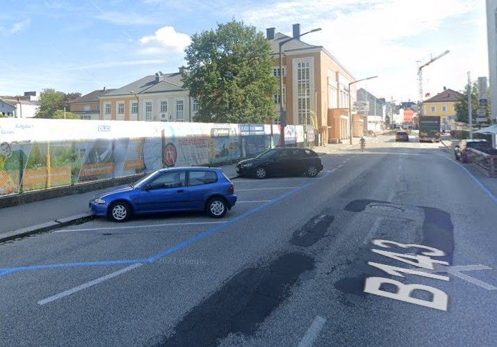 Ab Juli steht das mobile Geheim-Radar in Ried an zwei neuen Plätzen: In der Friedrich-Thurner-Straße (im Bild) und vor der Weberzeile.