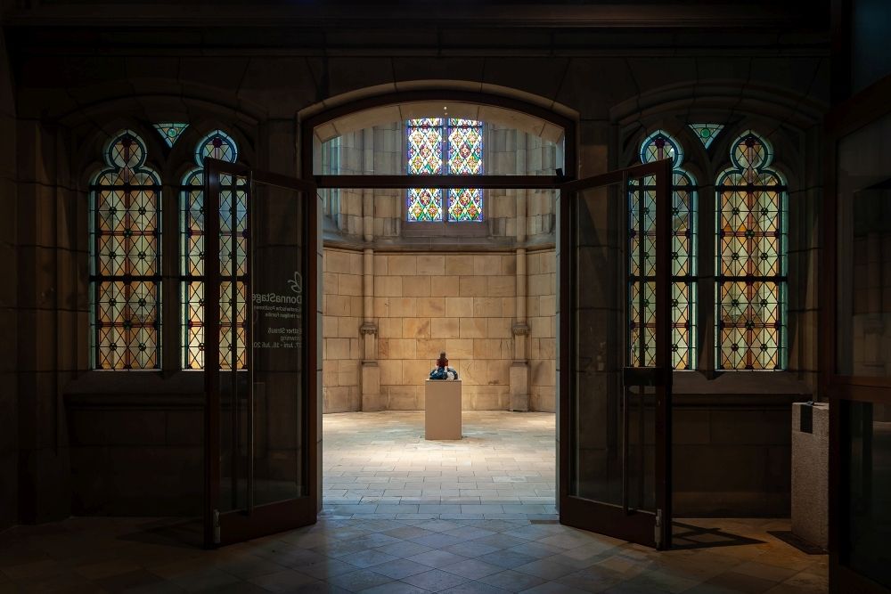 Die Skulptur crowning im Linzer Mariendom wurde geköpft.