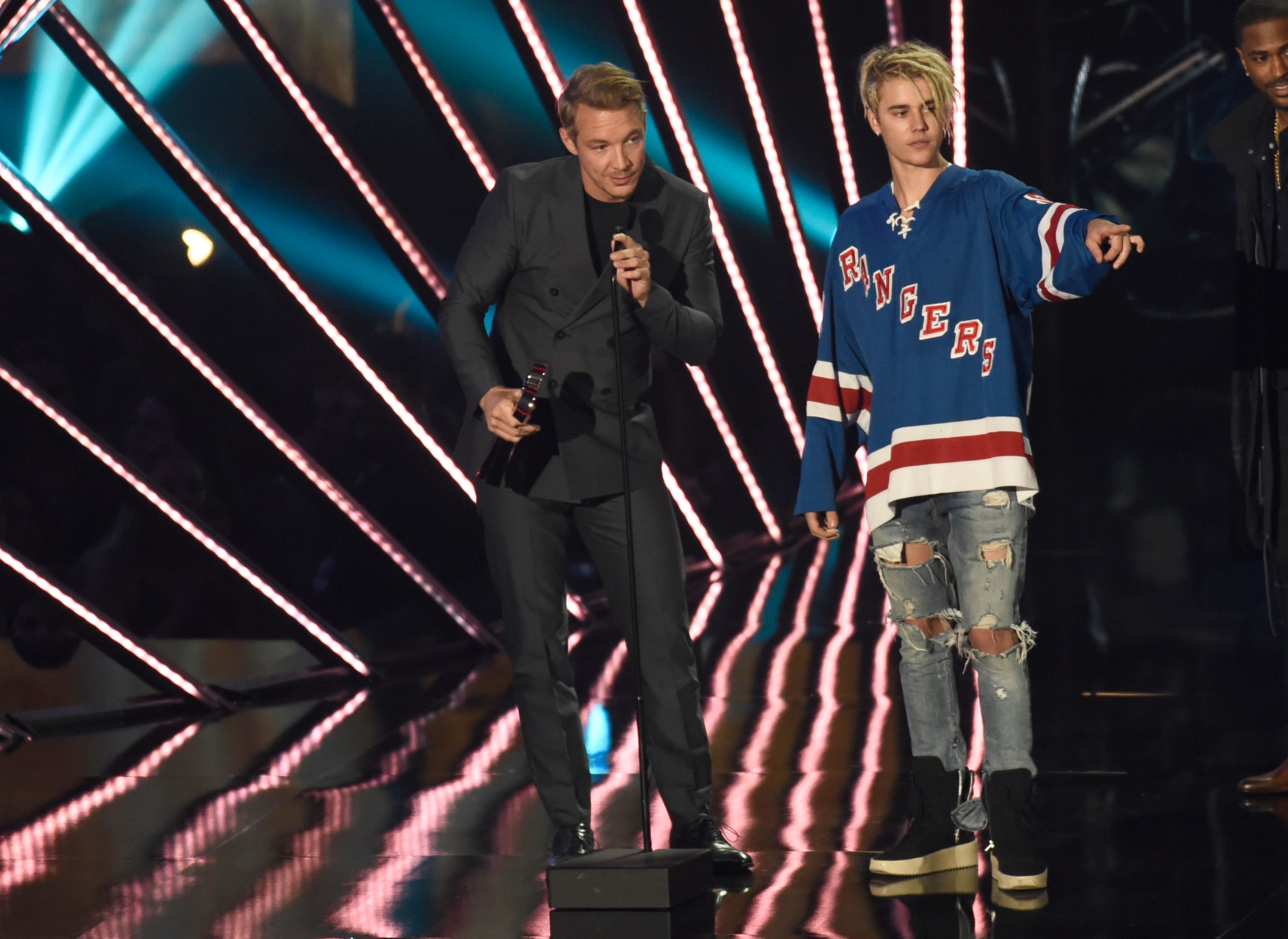 Justin Bieber mit Diplo (l.)
