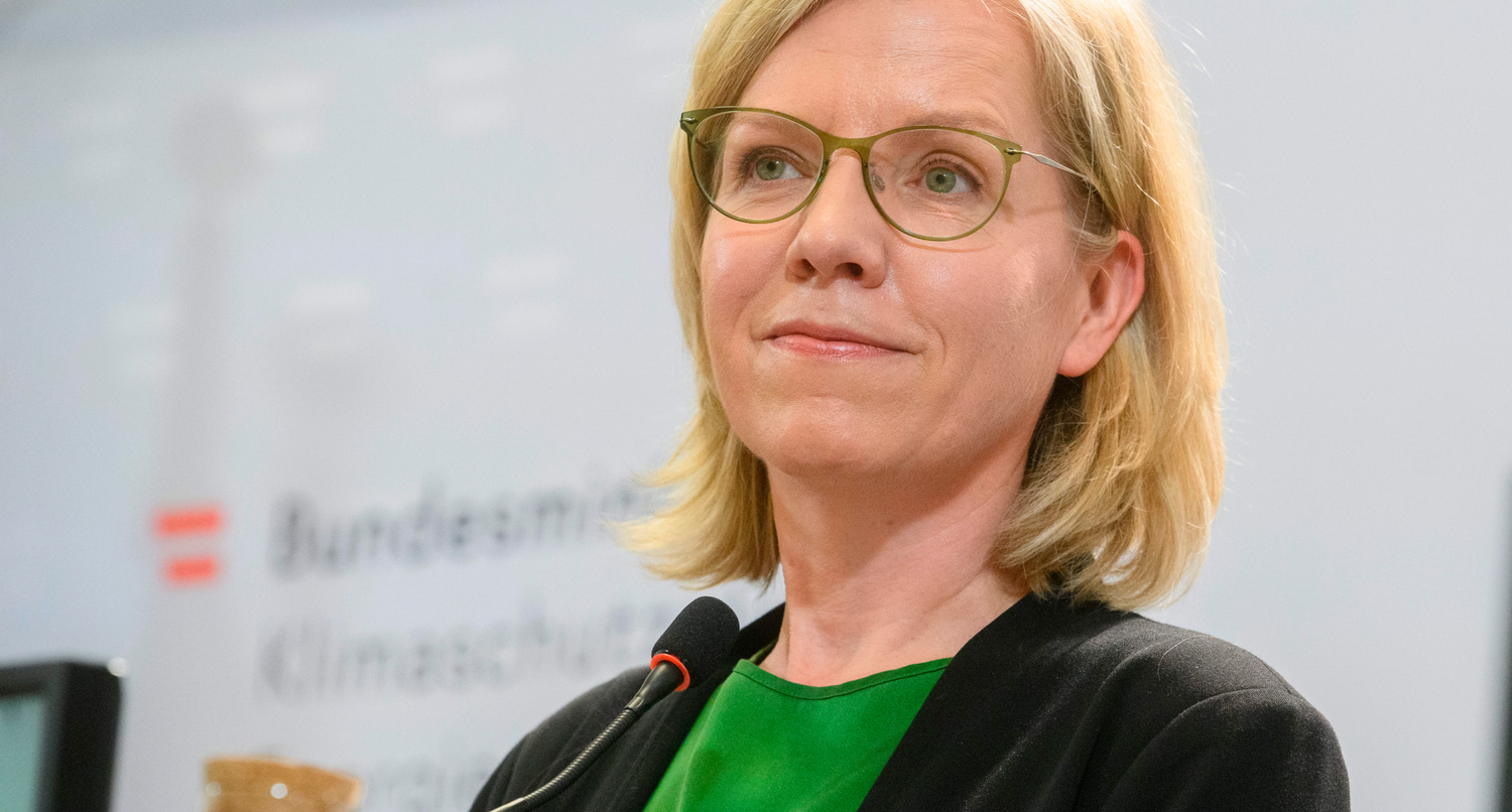 Verkehrsministerin Leonore Gewessler hat mit sogenannten Zuflussregelungsanlagen eine neue Art Ampel in der StVO verankert.