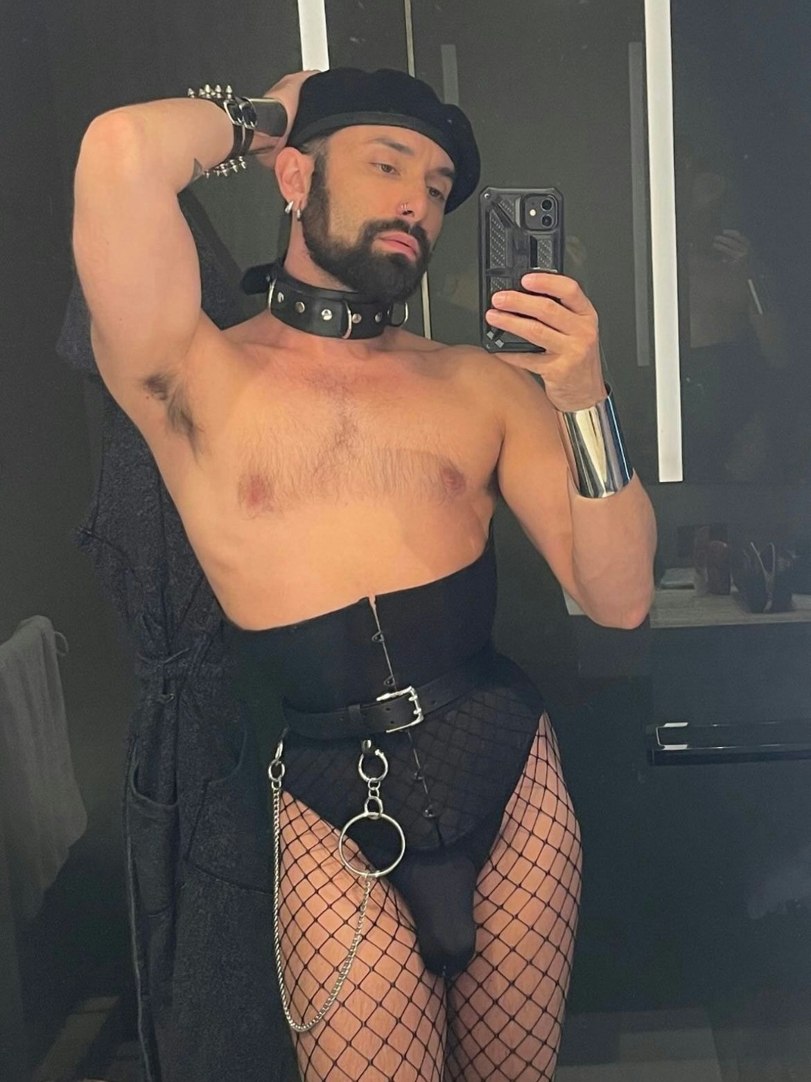 Die Diva weiß, wie sie ihren Körper in Szene setzt.