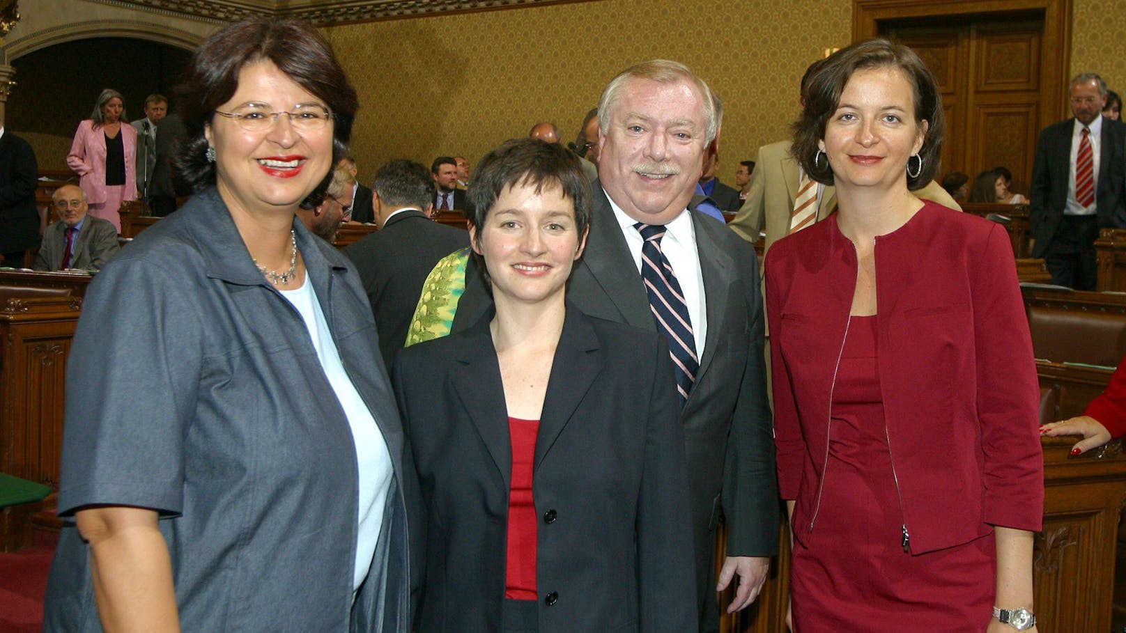 Bei der Amtseinführung am 1. Juli 2004: Umweltstadträtin Ulli Sima mit Finanzstadträtin Renate Brauner, Gesundheitsstadträtin Sonja Wehsely und Bürgermeister Michael Häupl (alle SPÖ)