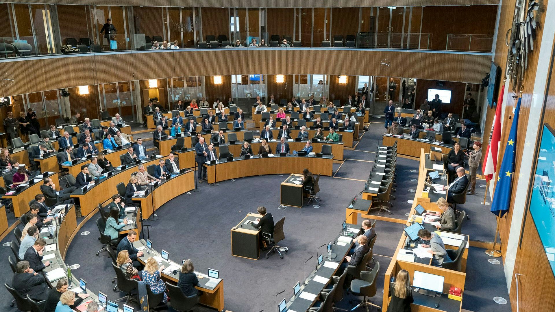 Heute.at - KPÖ will Polit-Gehälter nun um 4.000 Euro kürzen